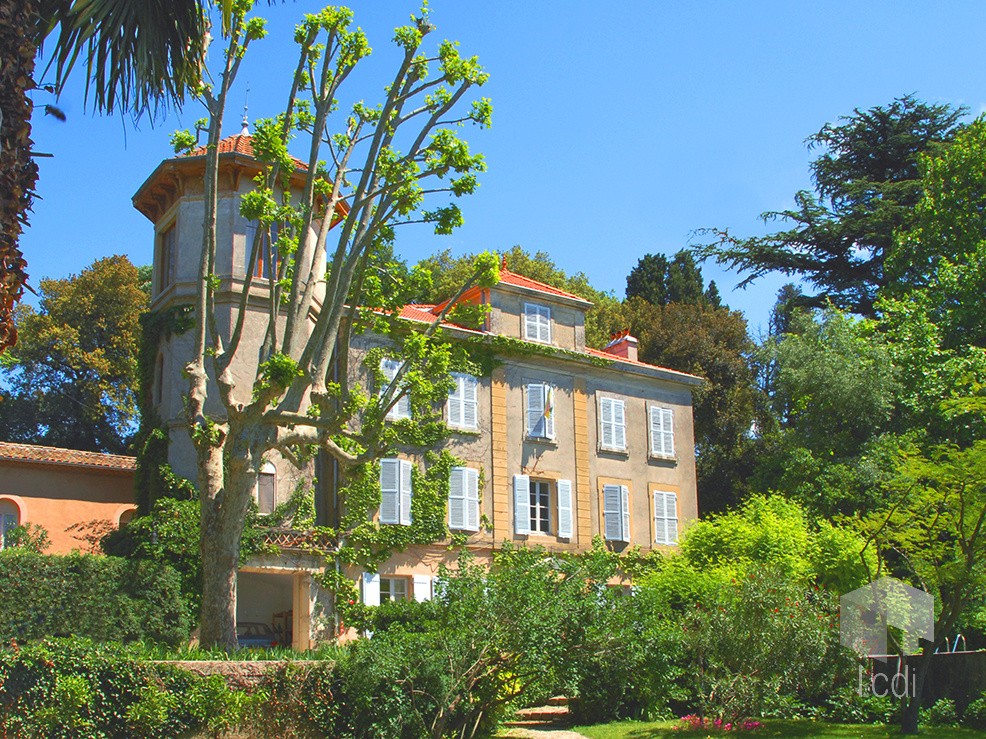 MONTELIMAR, maison 500 m2 avec dépendances — photo 4