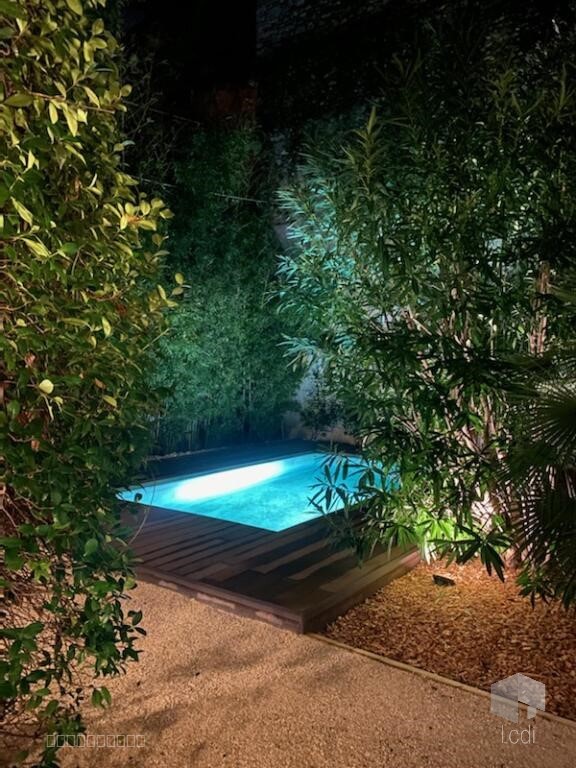 MONTELIMAR, maison de ville 350 m2 avec piscine — photo 16