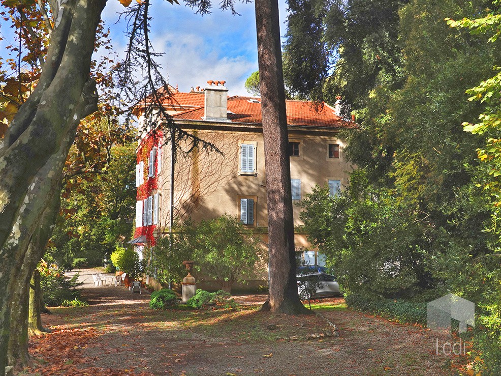 MONTELIMAR, maison 500 m2 avec dépendances — photo 18