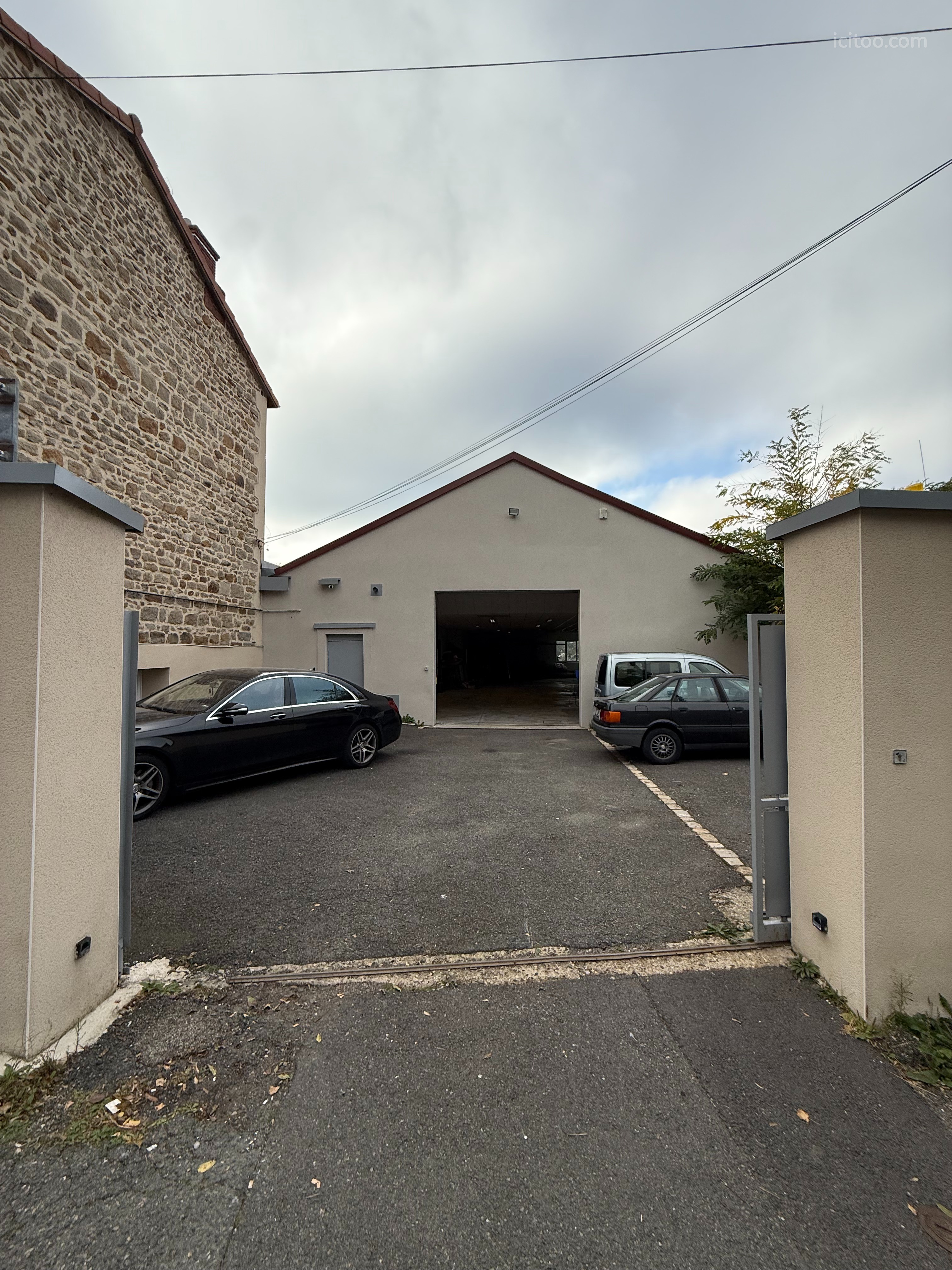 Entrepôt 685 m² à vendre Saint-Étienne — photo 1