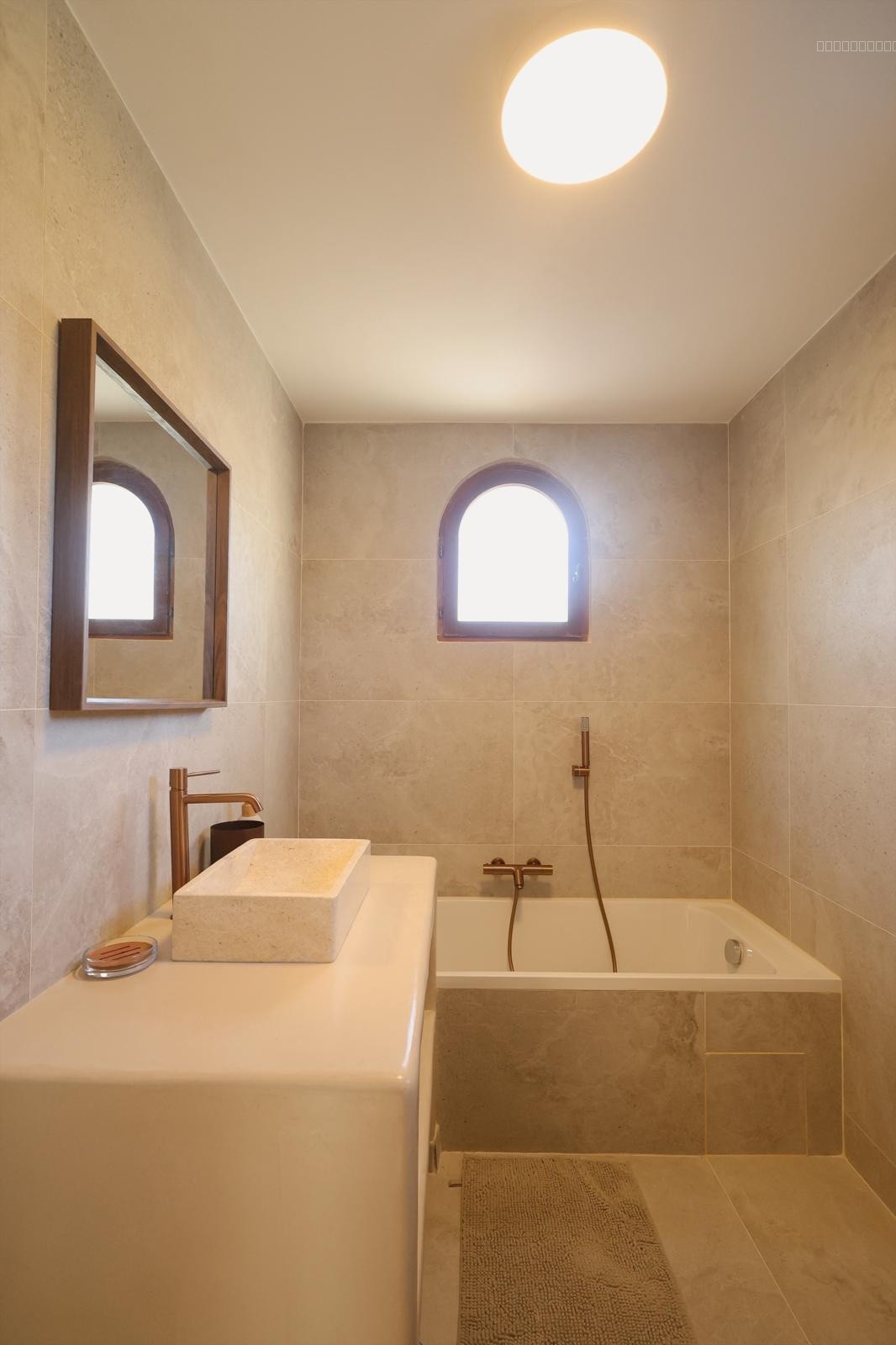 VILLA T6 , SECTEUR AUBAGNE , PISCINE , JARDIN — photo 9