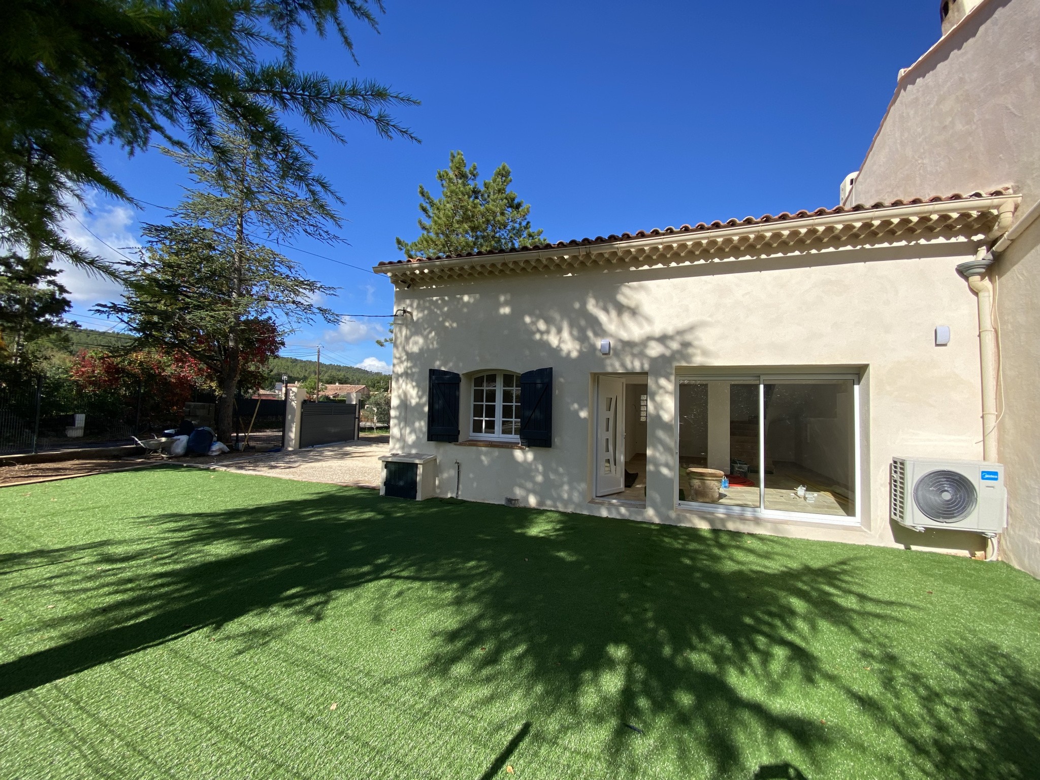 MAISON DE TYPE 4 , JARDIN , NANS LES PINS — photo 4