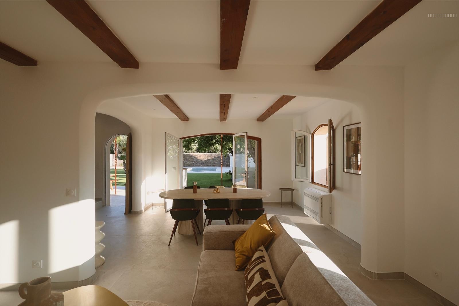 VILLA T6 , SECTEUR AUBAGNE , PISCINE , JARDIN — photo 13