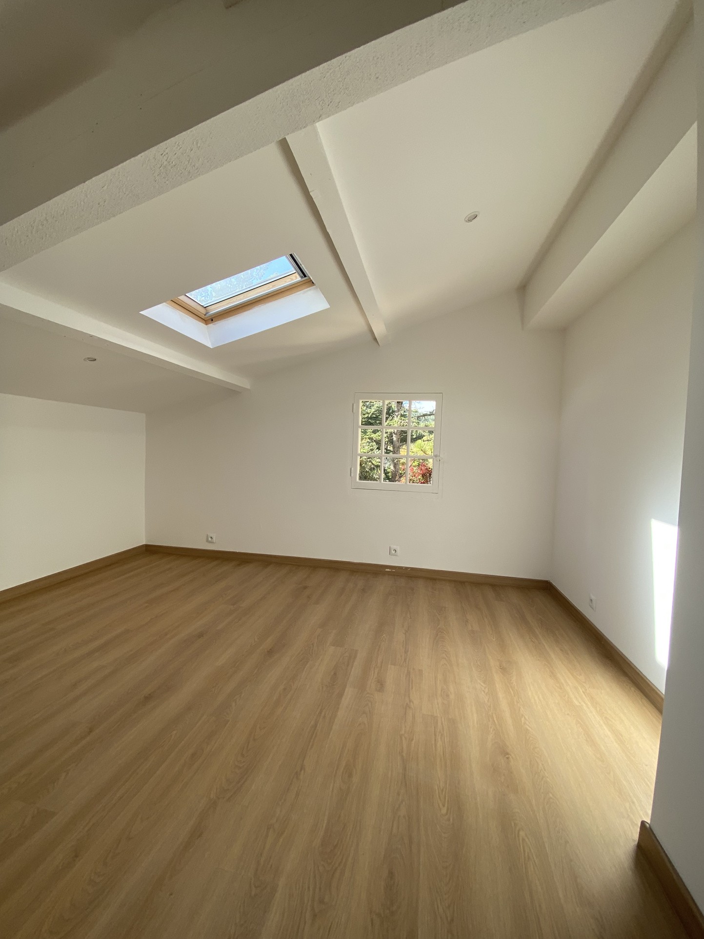 MAISON DE TYPE 4 , JARDIN , NANS LES PINS — photo 17