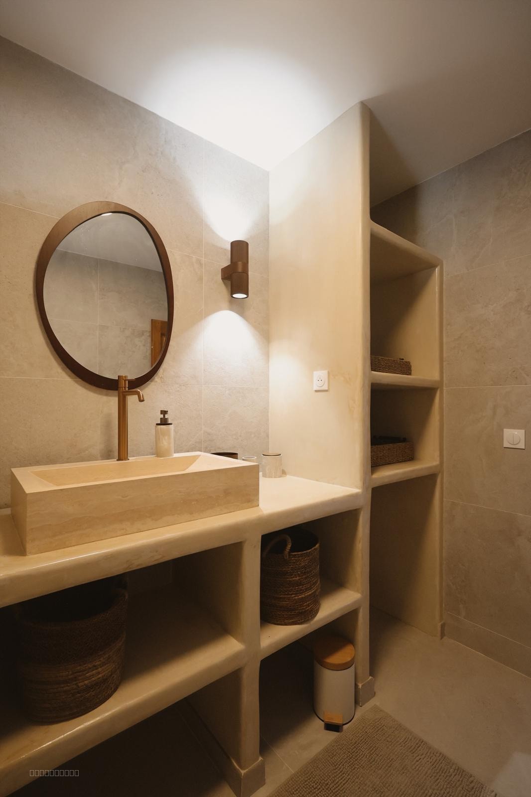 VILLA T6 , SECTEUR AUBAGNE , PISCINE , JARDIN — photo 16