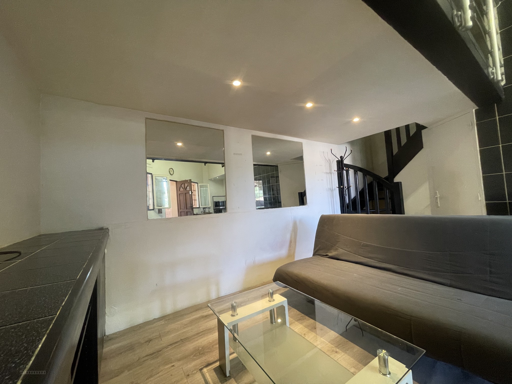 A Louer   Charmant appartement T1/2 avec mezzanine   Centre-ville de Peypin (Mairie) — photo 6