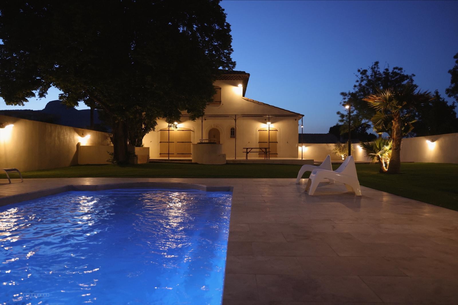 VILLA T6 , SECTEUR AUBAGNE , PISCINE , JARDIN — photo 4