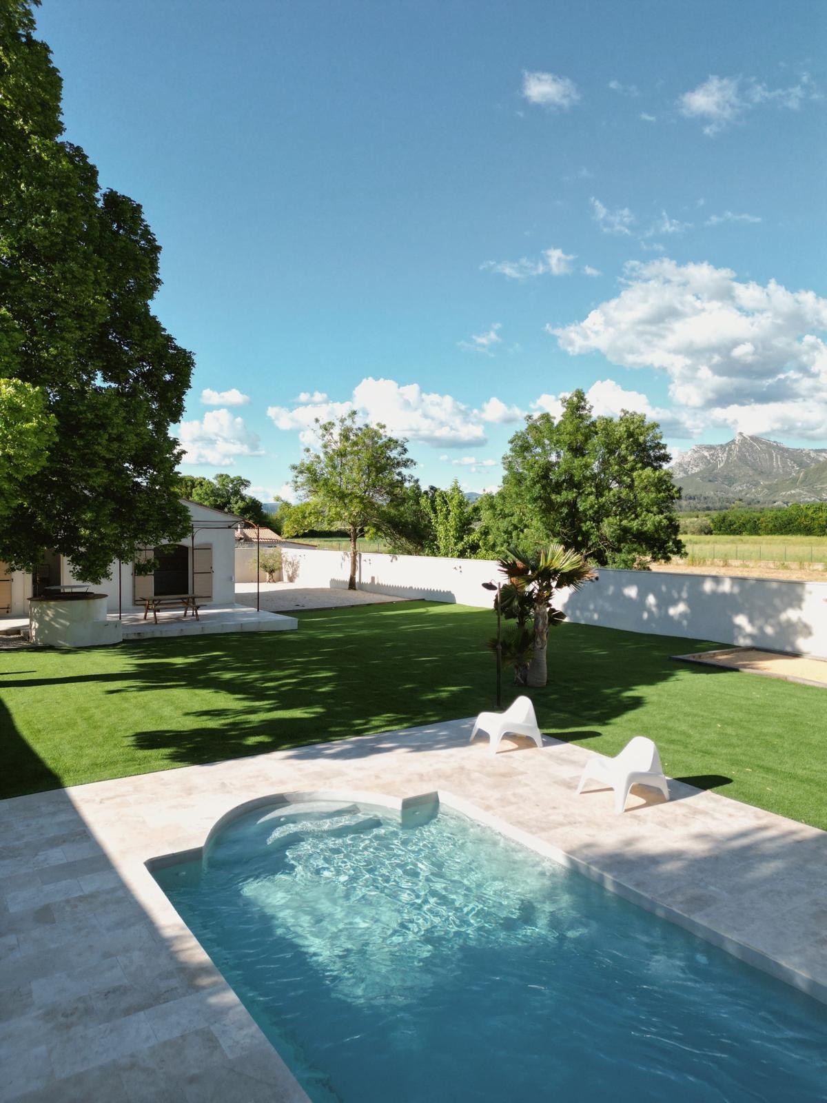 VILLA T6 , SECTEUR AUBAGNE , PISCINE , JARDIN — photo 5