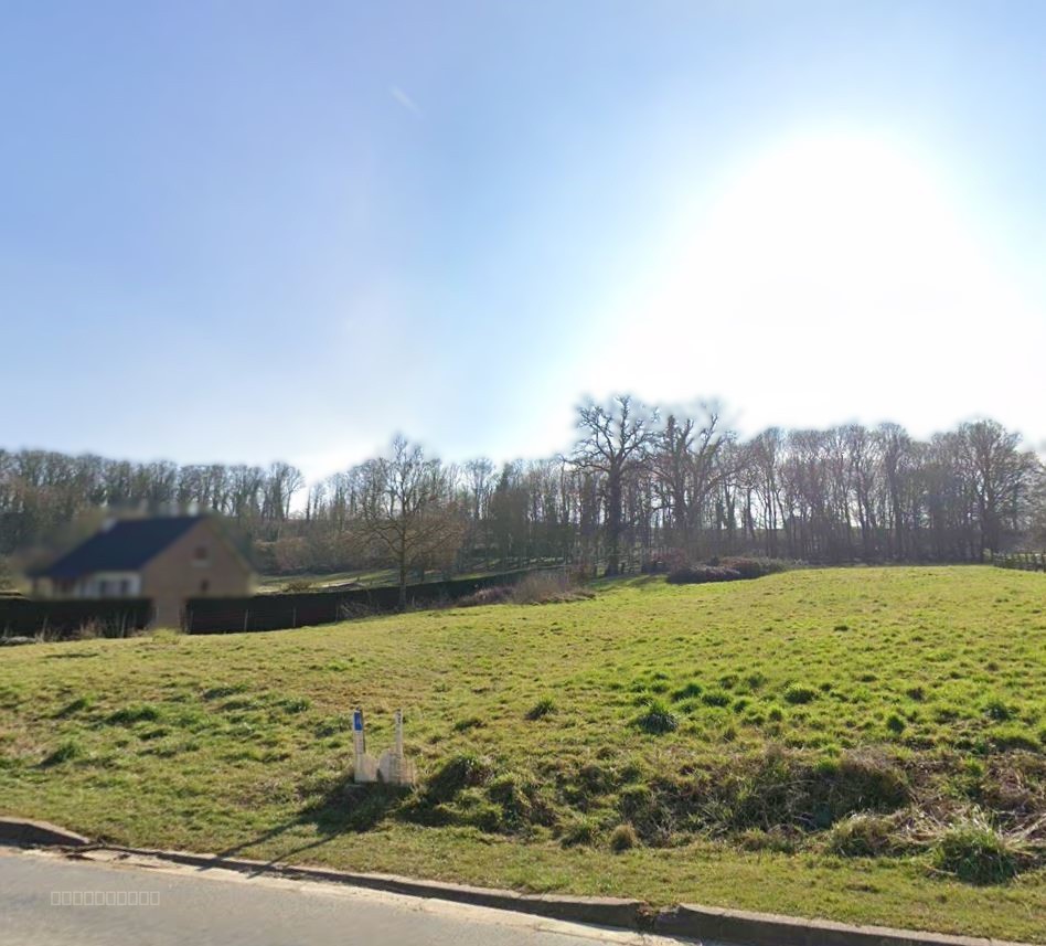 Terrain constructible de 2285m2 à Naours — photo 4
