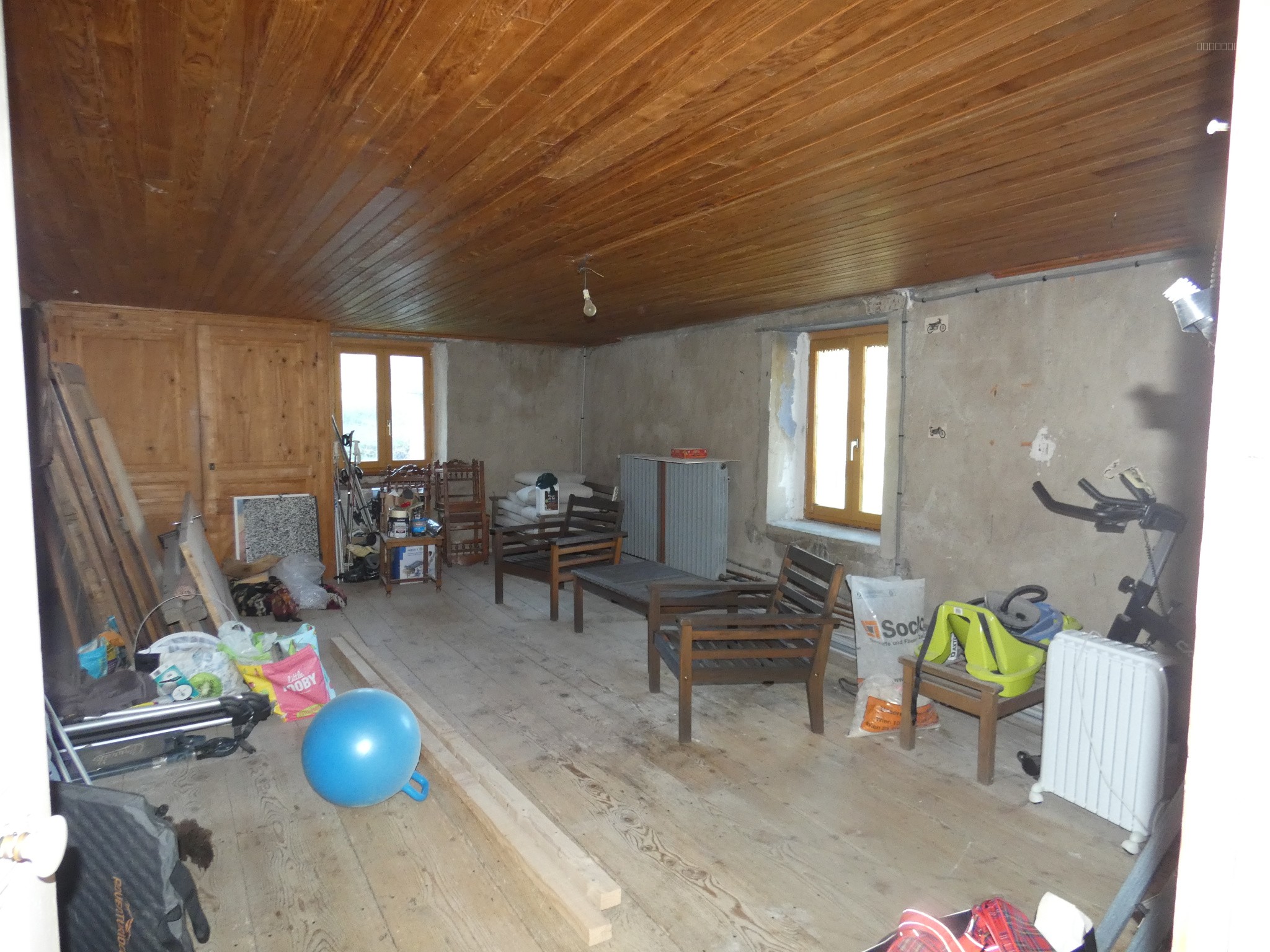 À VENDRE : Maison de caractère à Aranc, un cadre paisible et verdoyant — photo 9