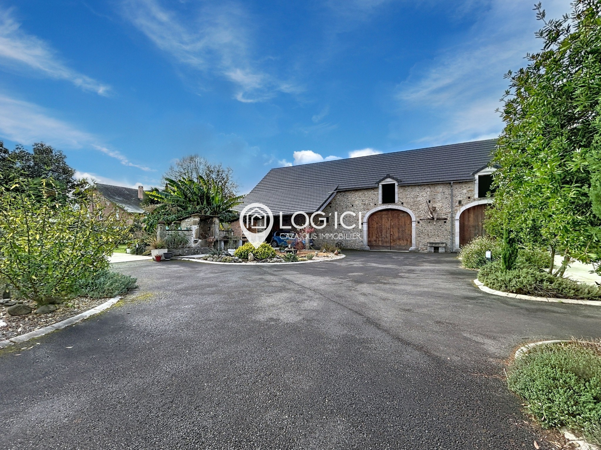 IGON - Vente d'un enclos béarnais rénové avec piscine — photo 3