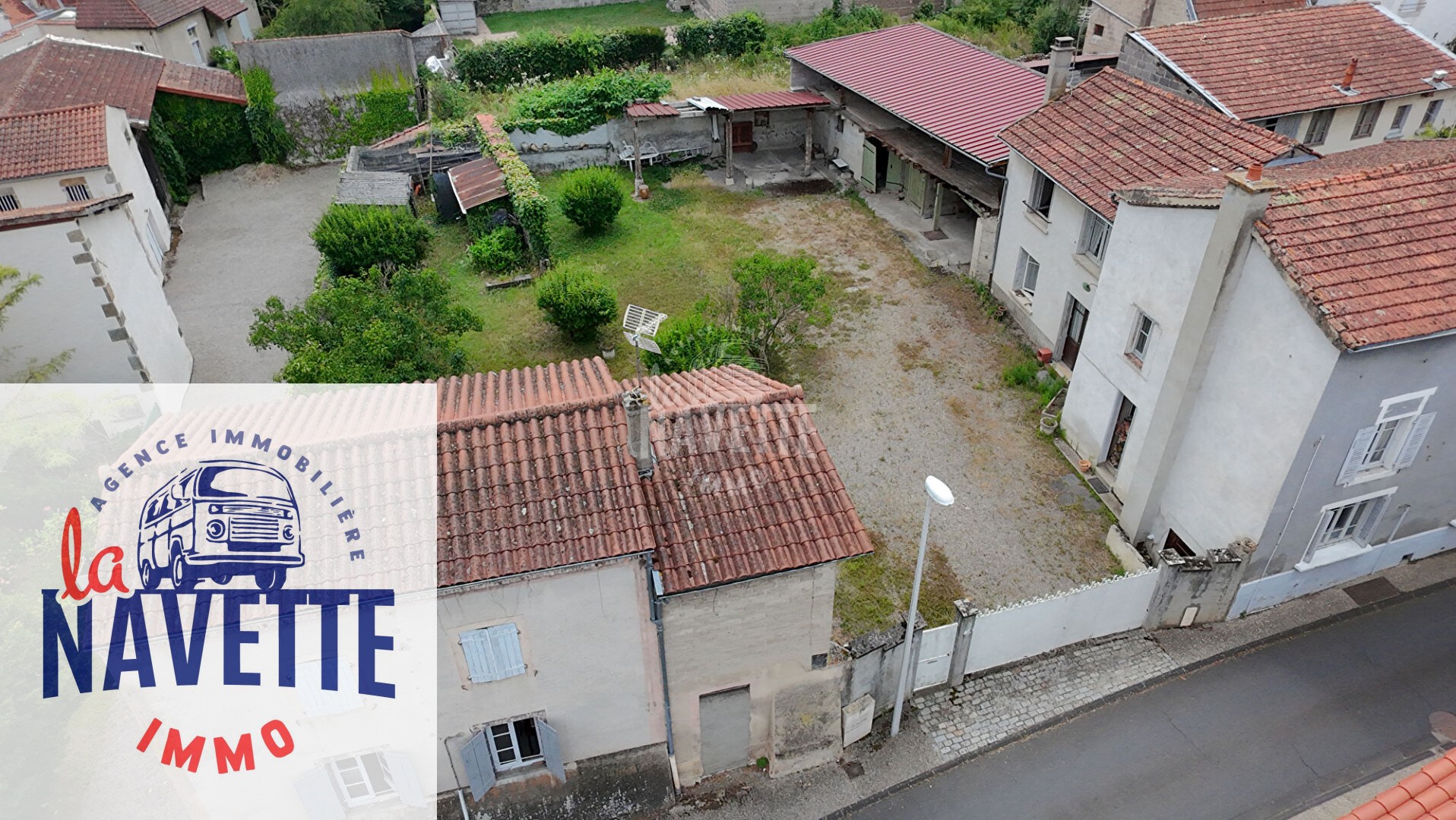 Ensemble immobilier avec charme et volumes, Cour fermée, sans vis-à-vis — photo 3