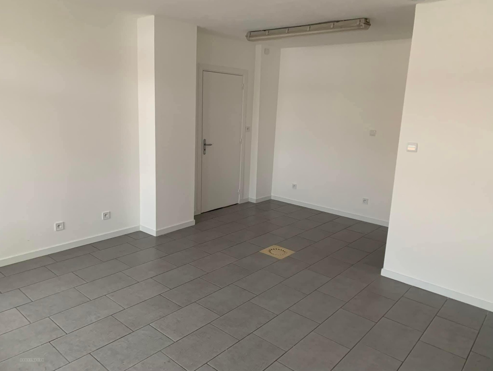 Local commercial — photo 2