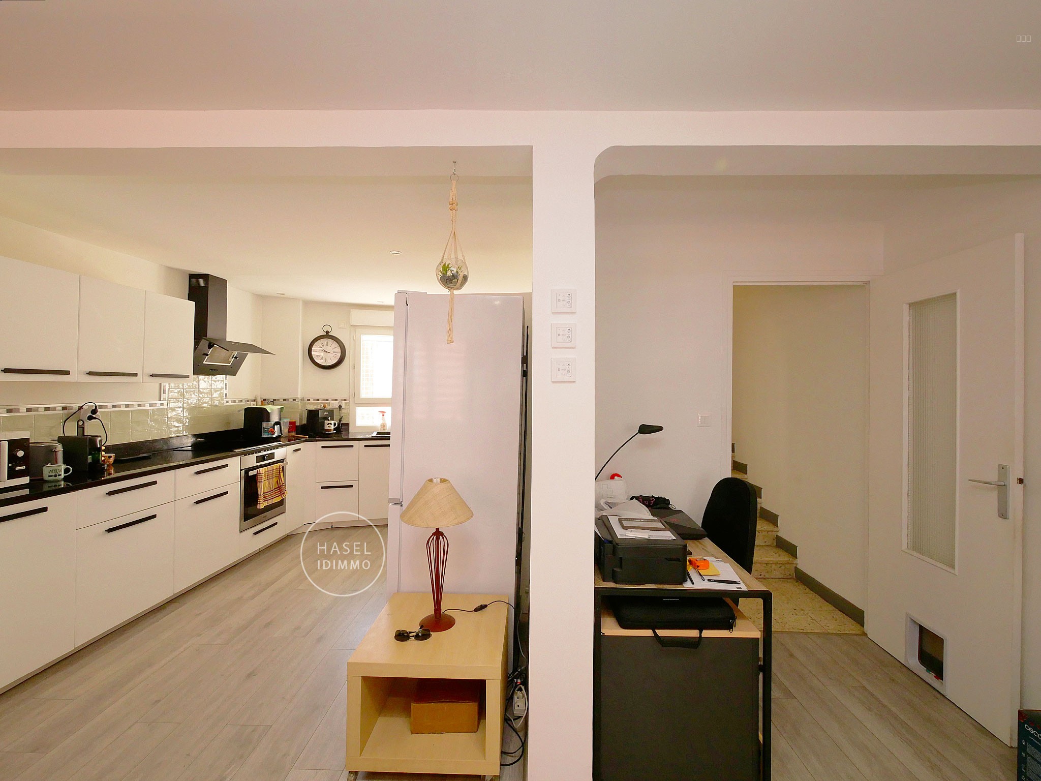 Pomérols, centre historique, T3 de 82 m2 rénové avec garage et petite terrasse couverte — photo 5