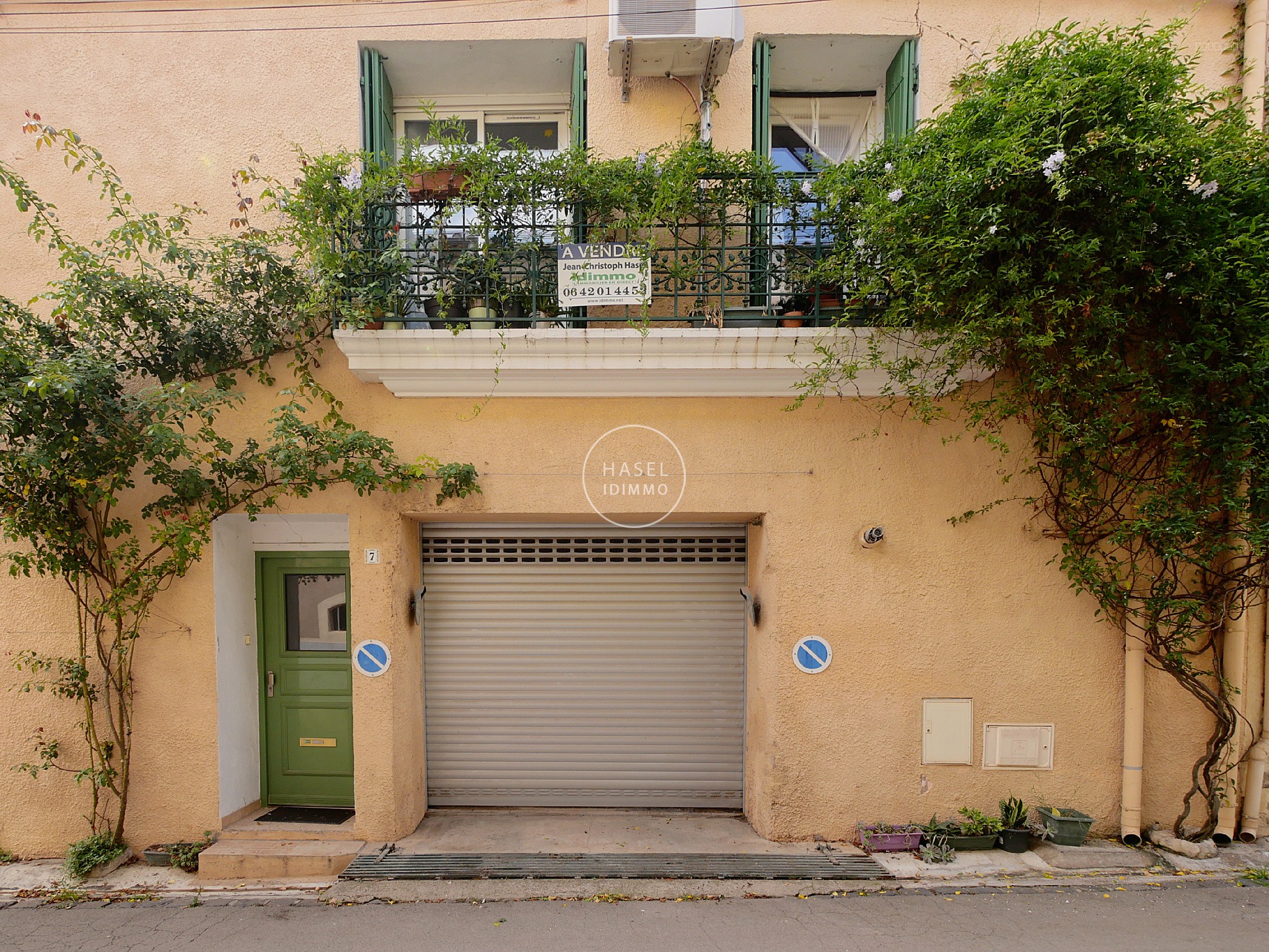 Pomérols, centre historique, maison de village traversante prête à vivre avec grand garage et belle terrasse — photo 3