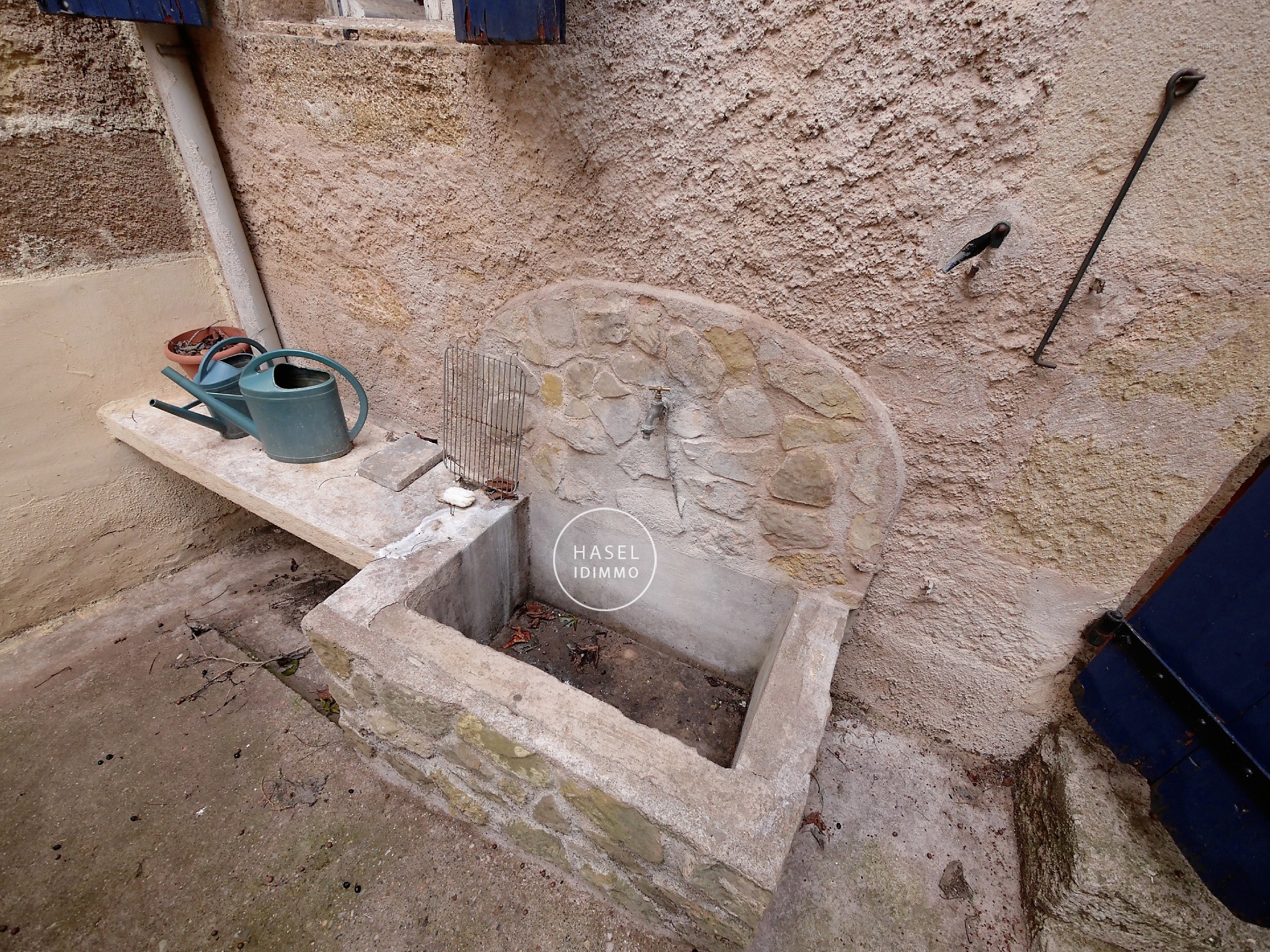 Castelnau de Guers, secteur Pézenas, centre historique, deux maisons typiques autour d'une grande cour à l'abr — photo 9