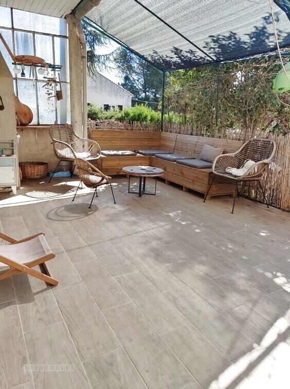 Avec terrasse, garage et cave. — photo 20