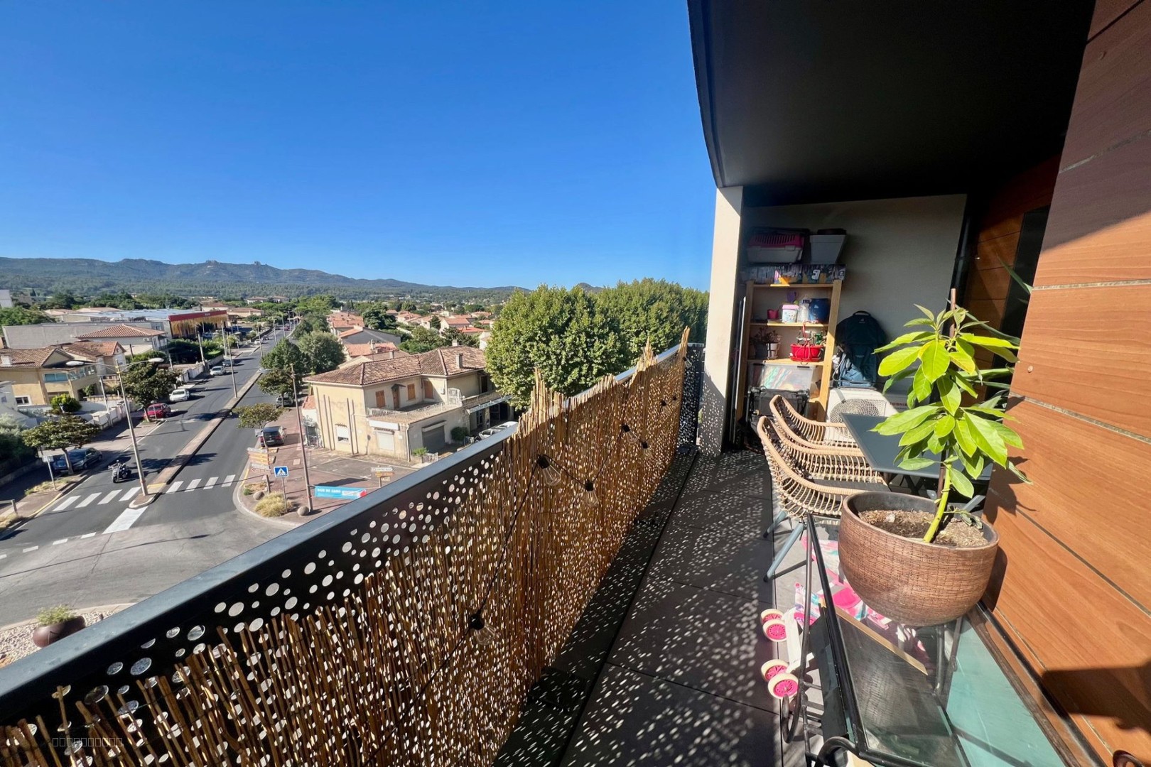 Terrasse et 2 places parking — photo 8