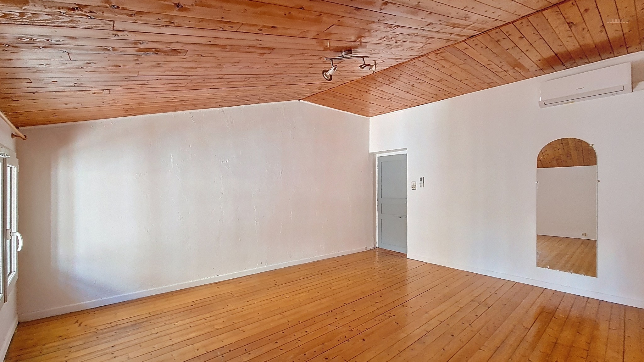 T4 + studio indépendant — photo 15