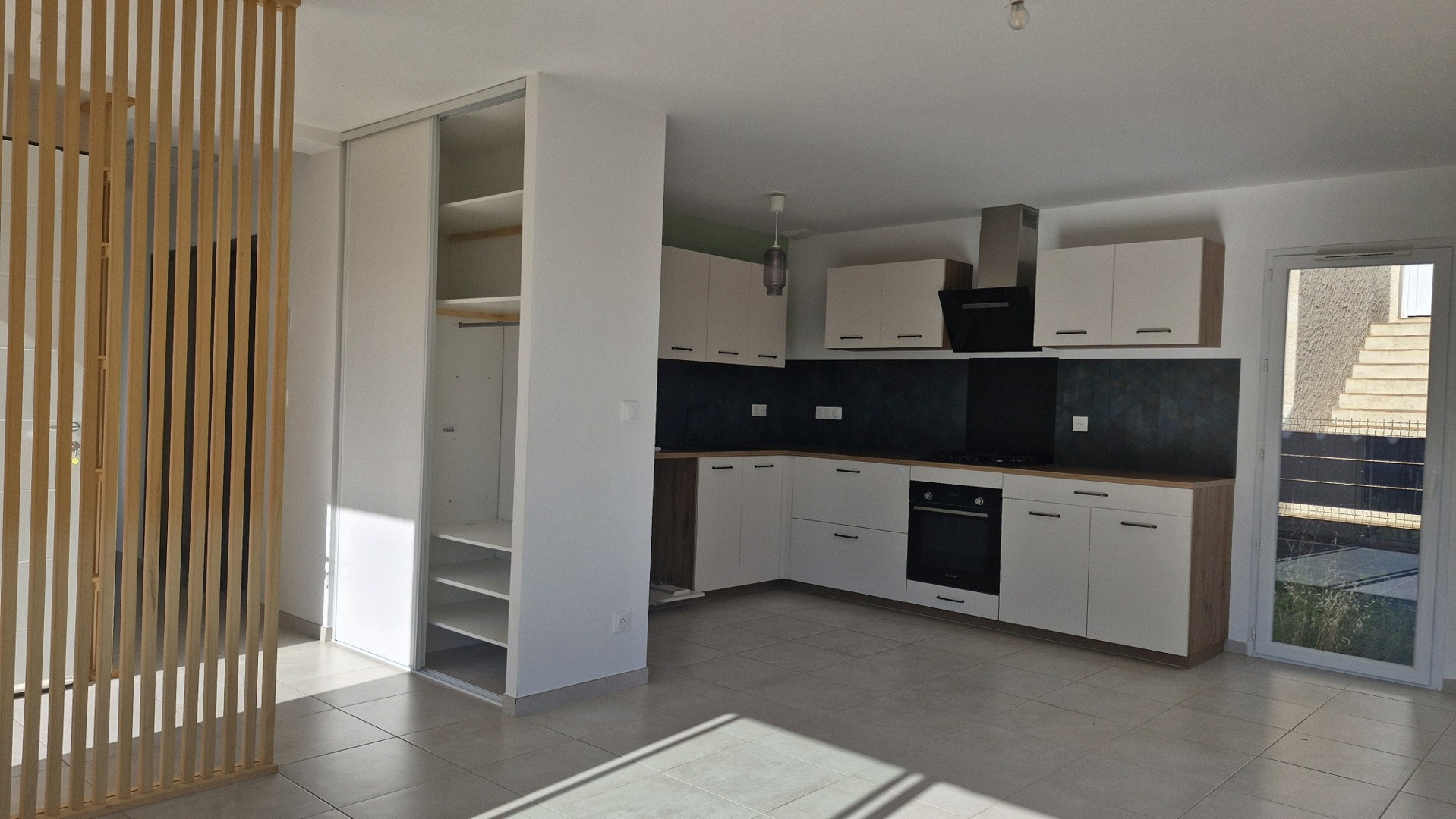 Salon lumineux — maison à vendre à Pourrieres — 80 m²