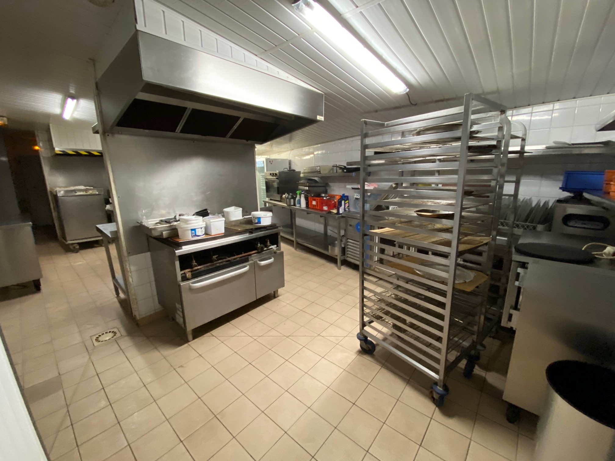Murs commerciaux (restaurant) avec 2 appartements — photo 4