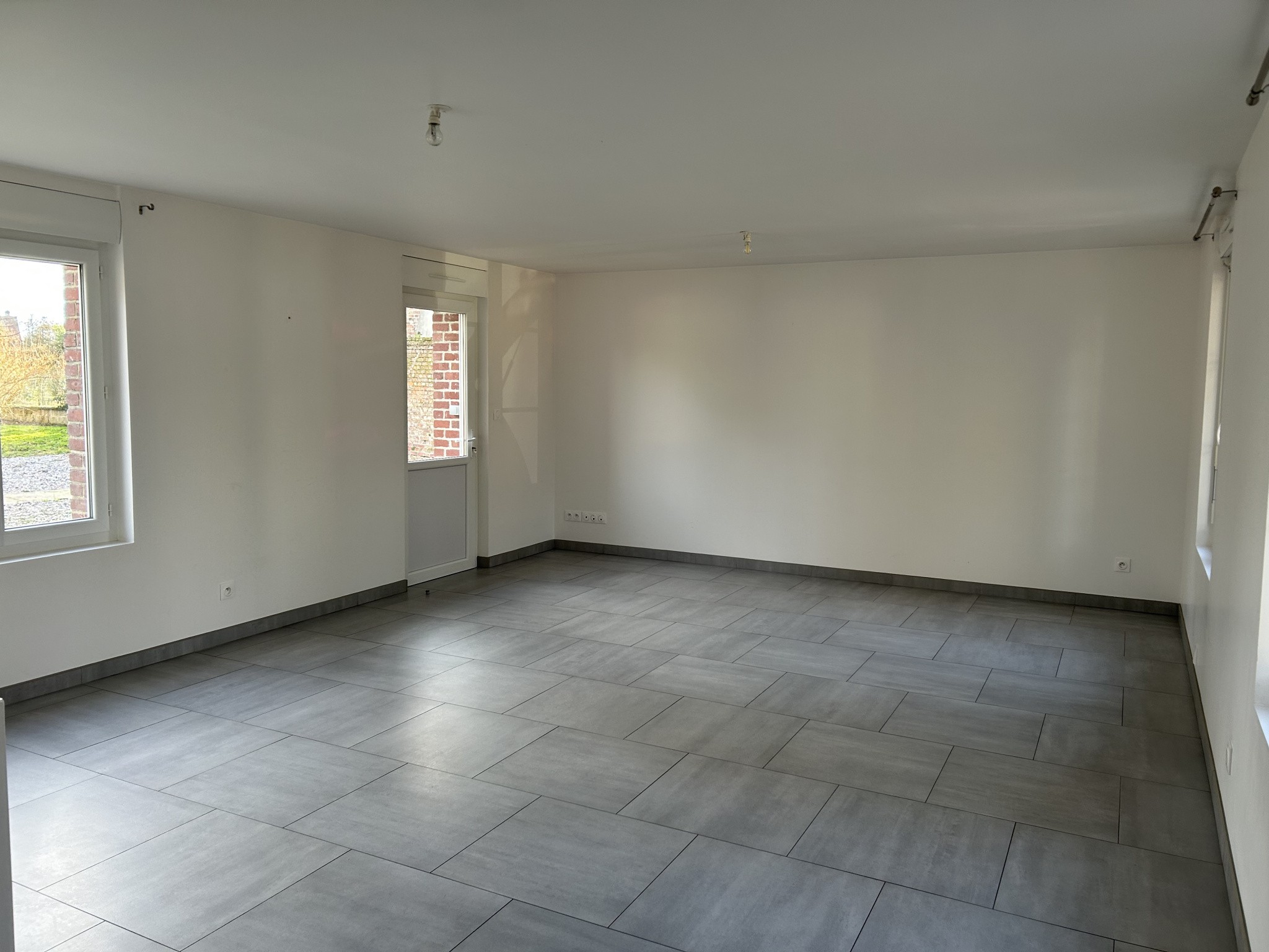 Maison entièrement rénovée à HORNOY-LE-BOURG — photo 2