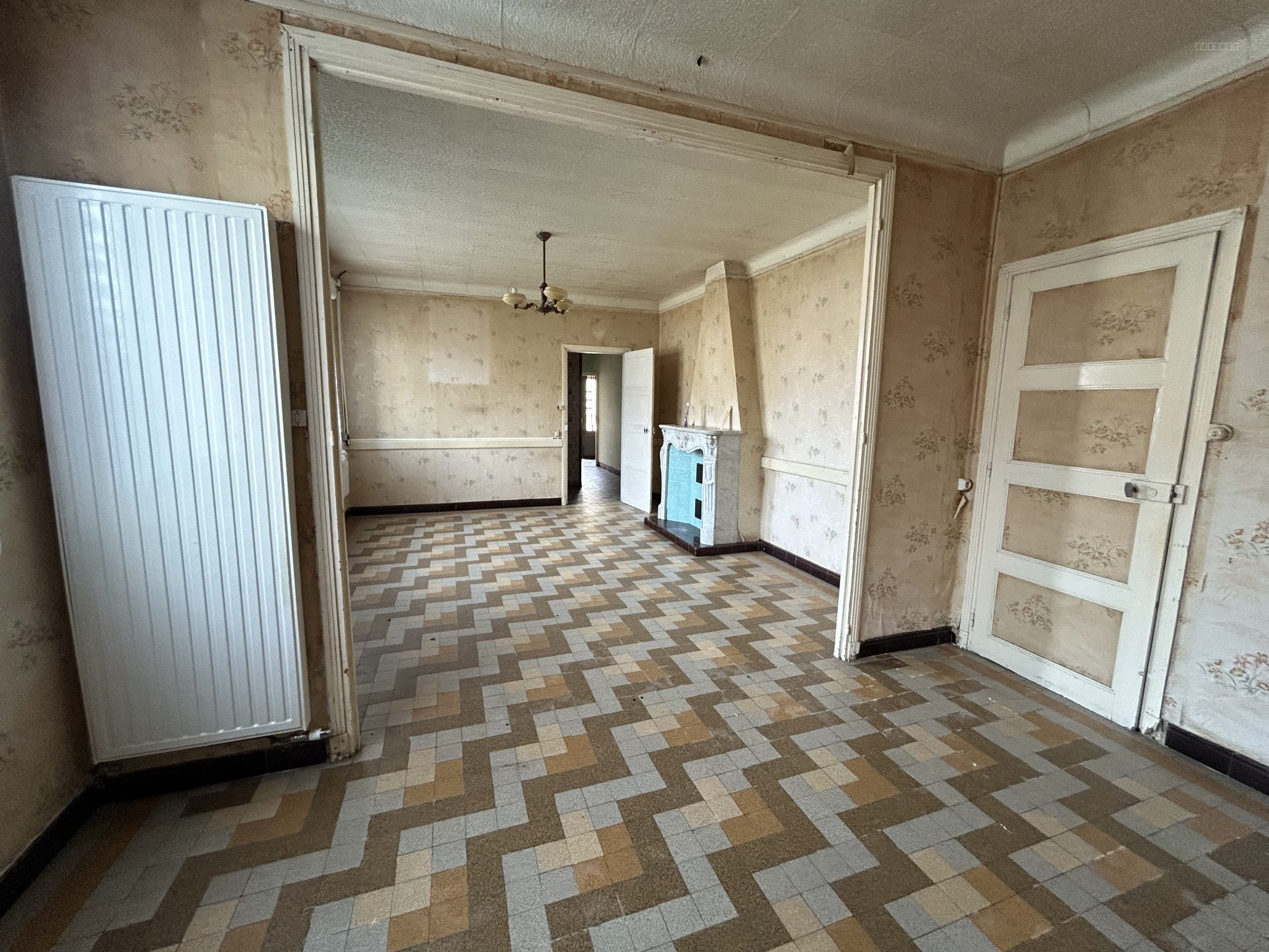 Maison en briques à rénover avec du potentiel — photo 3
