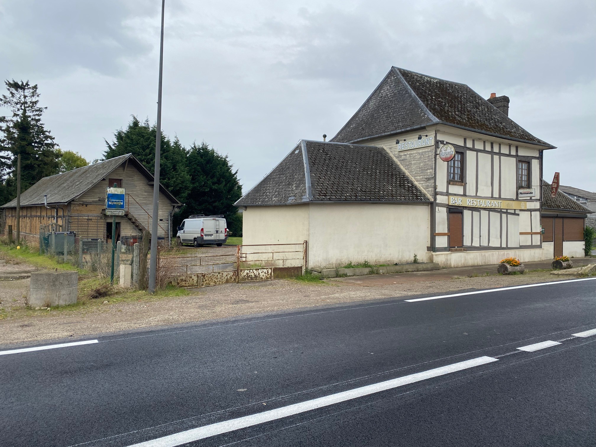 MURS RESTAURANT AVEC LICENCE ET MATERIEL — photo 20