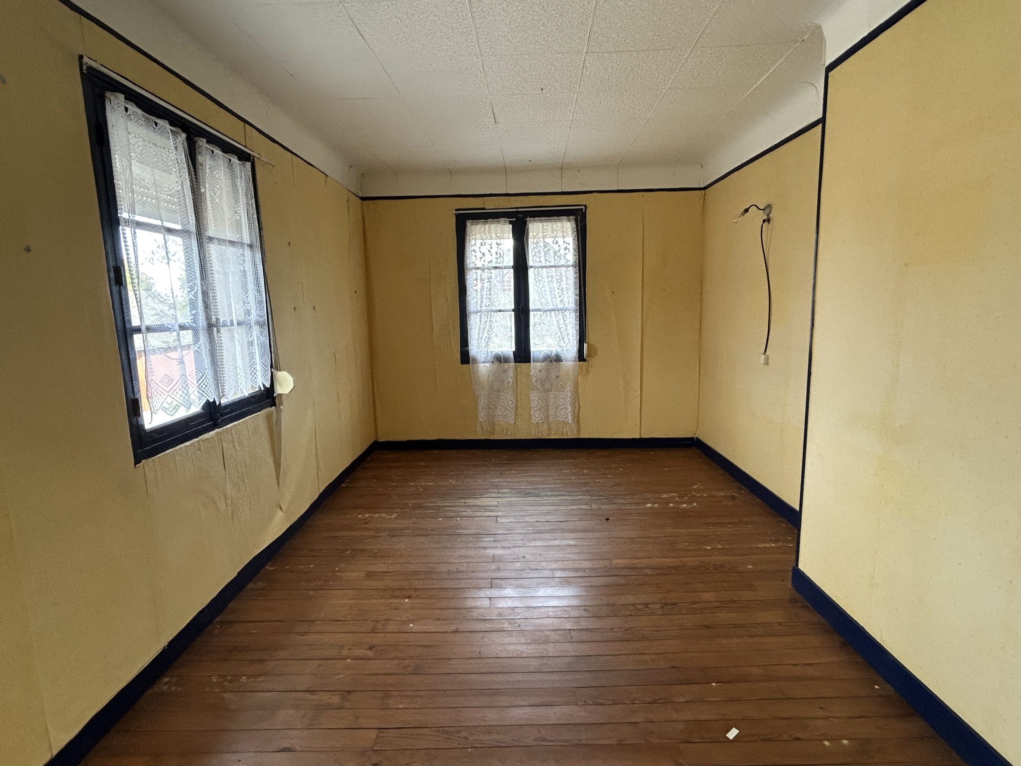 Maison en briques à rénover avec du potentiel — photo 7