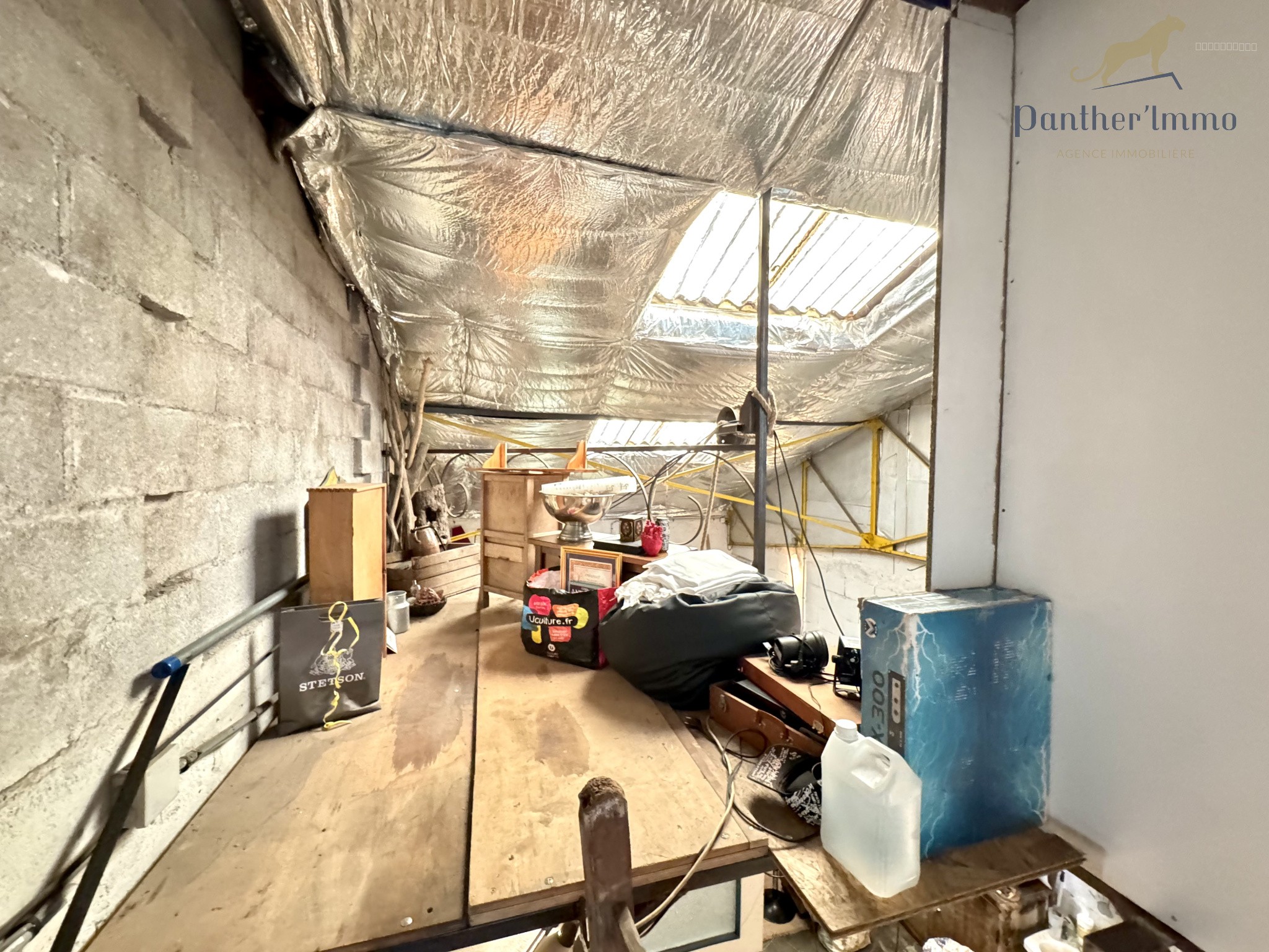 Beau Batiment Industriel en pleine Zone Artisanale dynamique. — photo 7