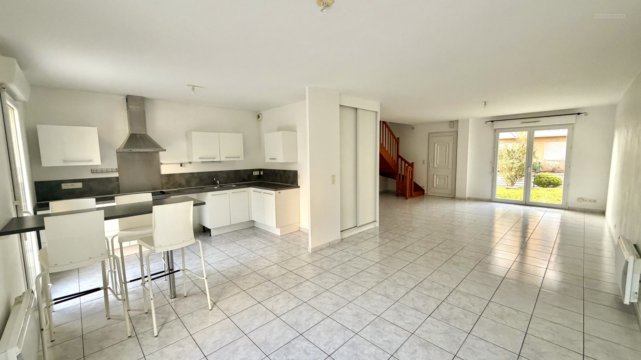 A VENDRE MAISON RÉCENTE BOUCHEMAINE-PRUNIERS — photo 3