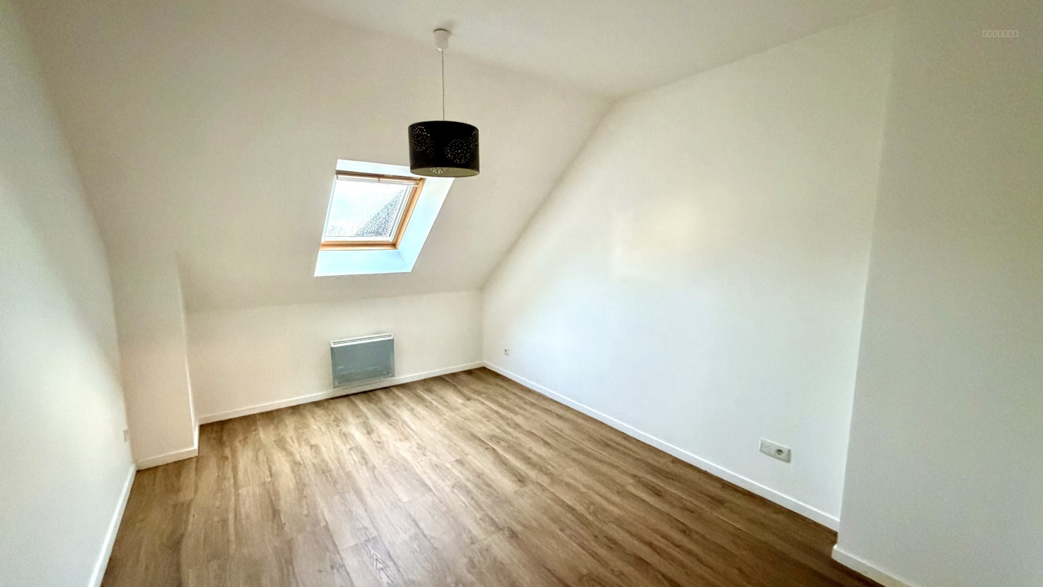 A VENDRE MAISON RÉCENTE BOUCHEMAINE-PRUNIERS — photo 7
