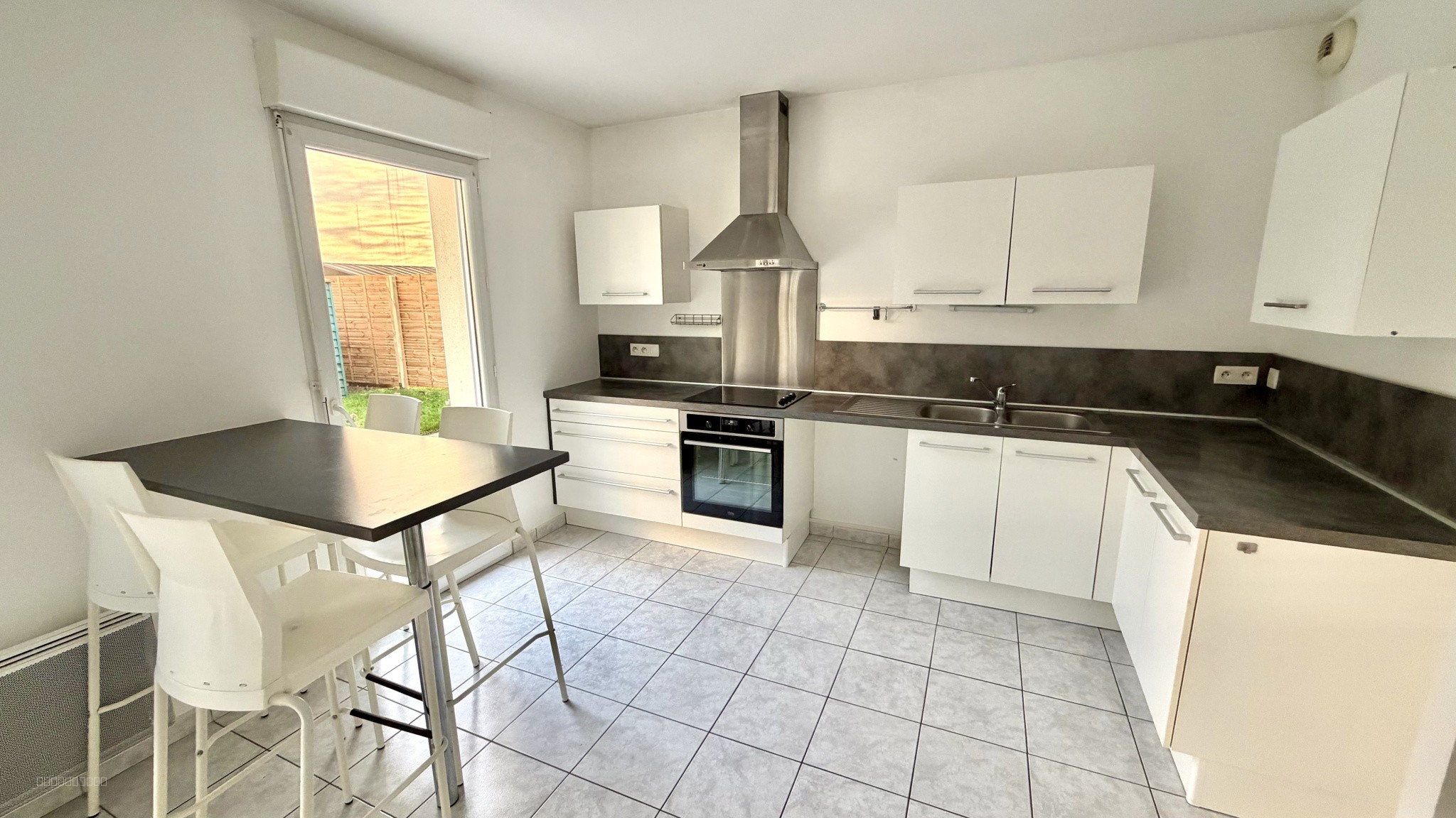 A VENDRE MAISON RÉCENTE BOUCHEMAINE-PRUNIERS — photo 4