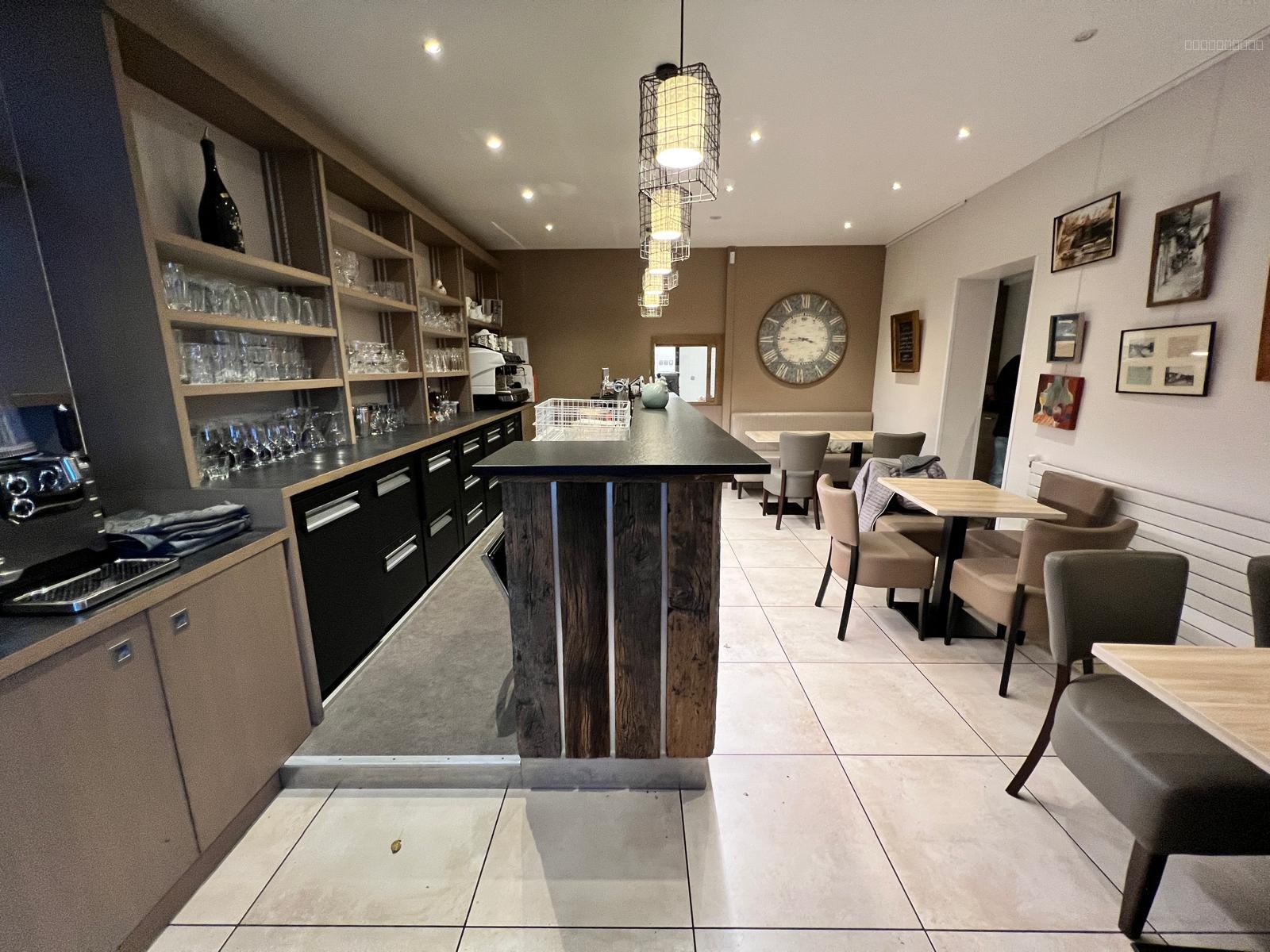 Chanaz 73, Bord de l'eau, opportunité d'investissement rare, Bar Restaurant Licence IV — photo 5