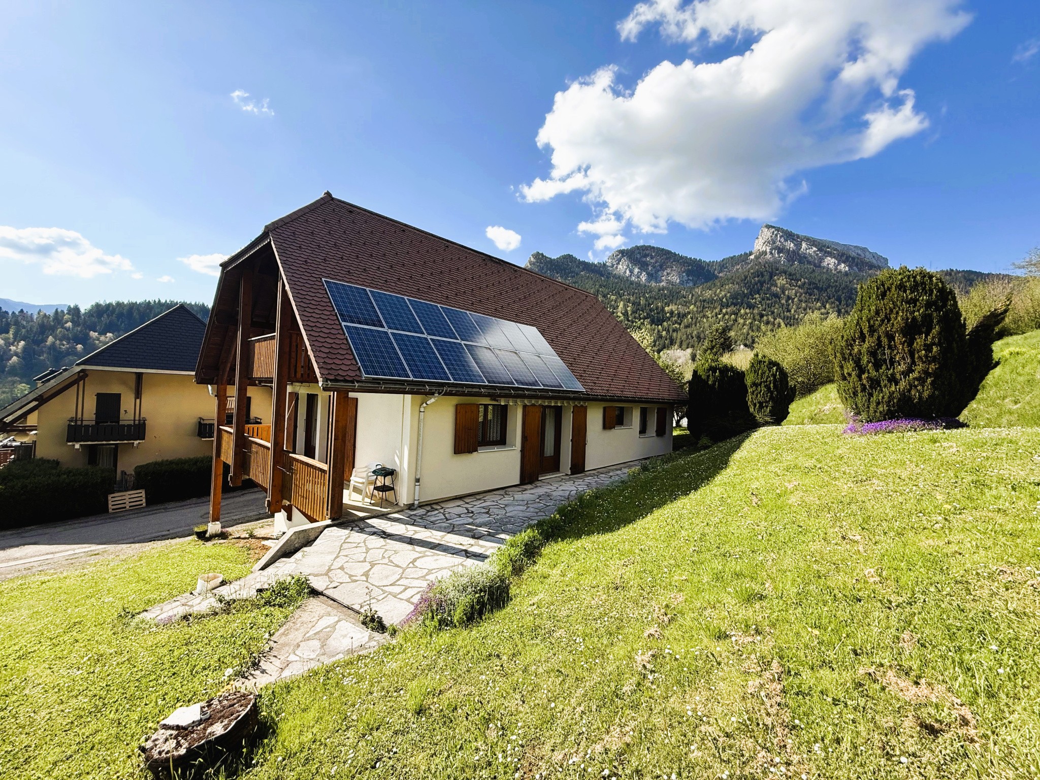 St Pierre de Chartreuse, Côteau Sud centre village, superbe villa d'architecte avec vue exceptionnelle — photo 4