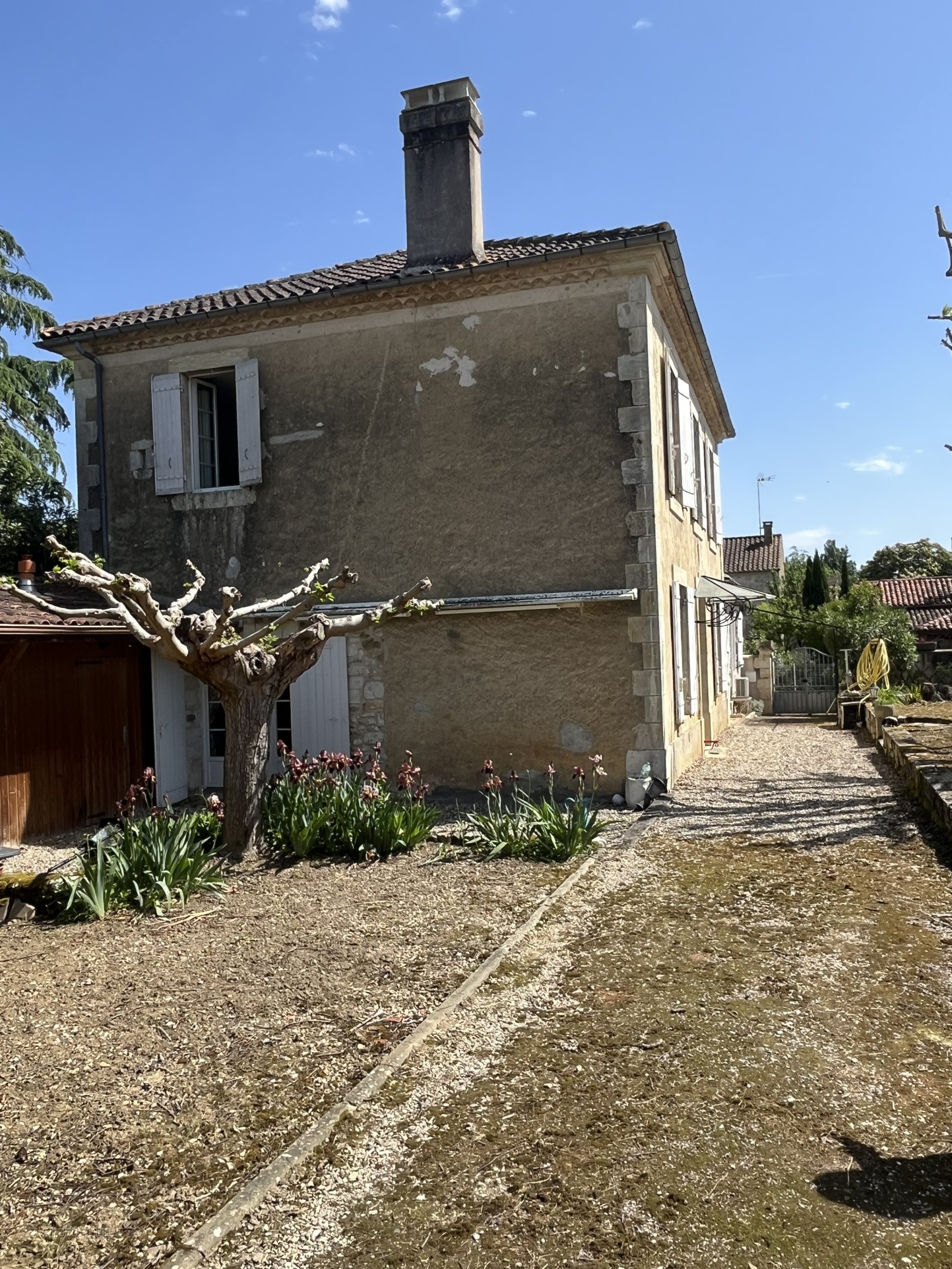 Grande maison avec piscine et dépendances — photo 2