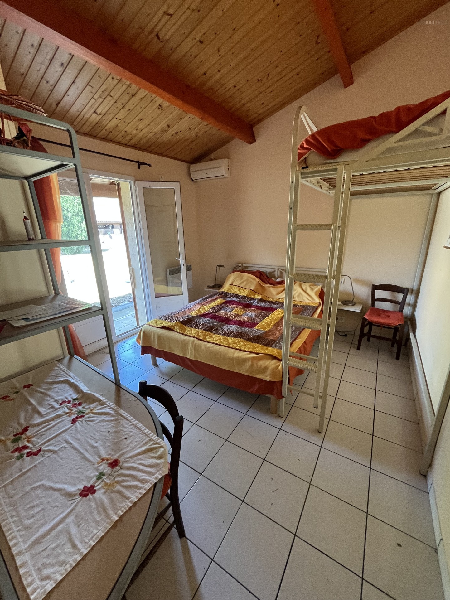 Grande maison avec piscine et dépendances — photo 11