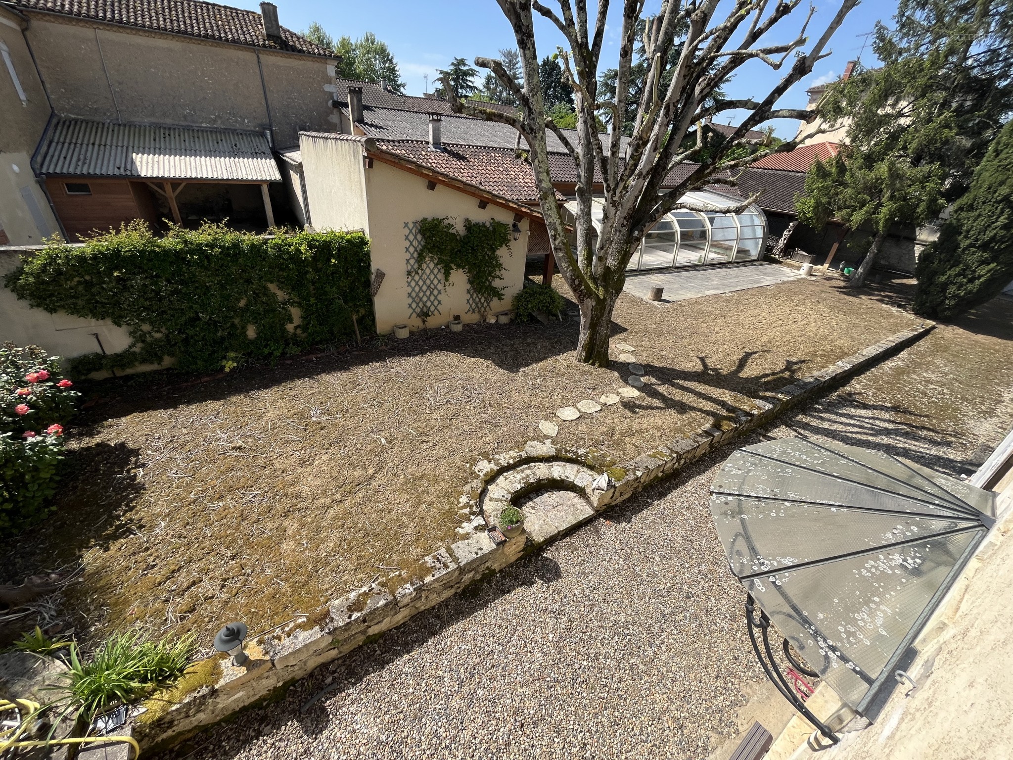 Grande maison avec piscine et dépendances — photo 3