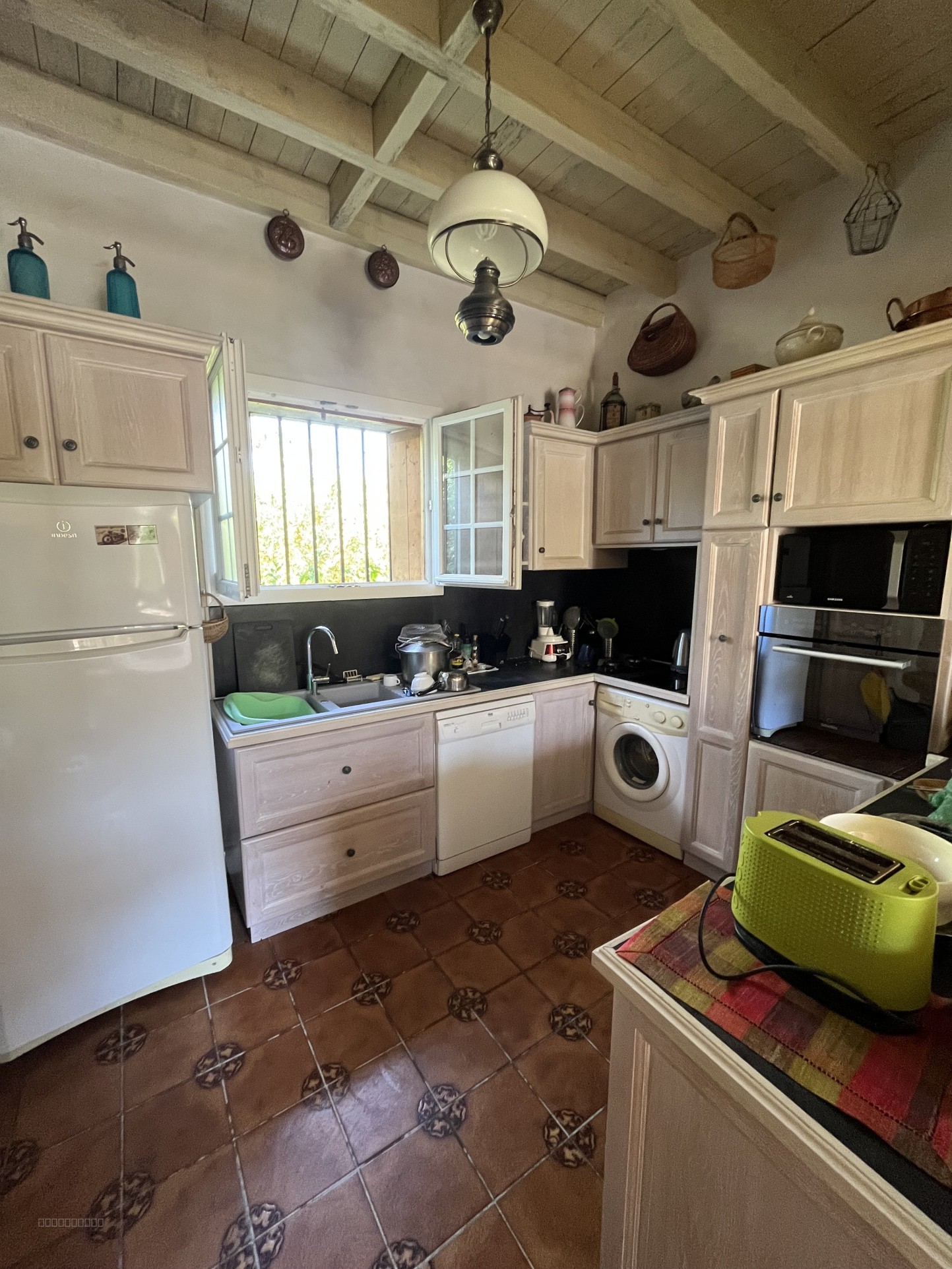 Grande maison avec piscine et dépendances — photo 6