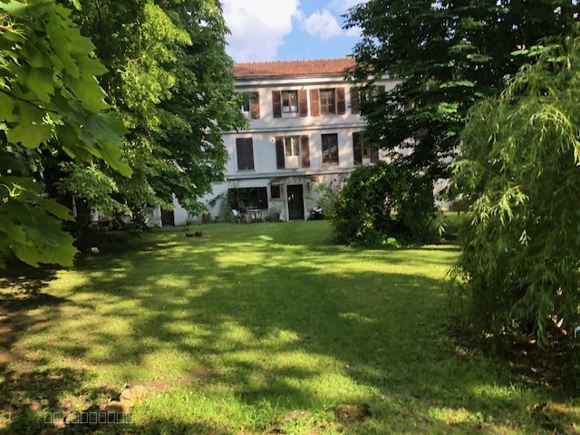 Charmant 2 pièces 36 m2 de plain-pied avec jardin privatif de100 m2 dans belle Résidence de bords de Seine pro — photo 4