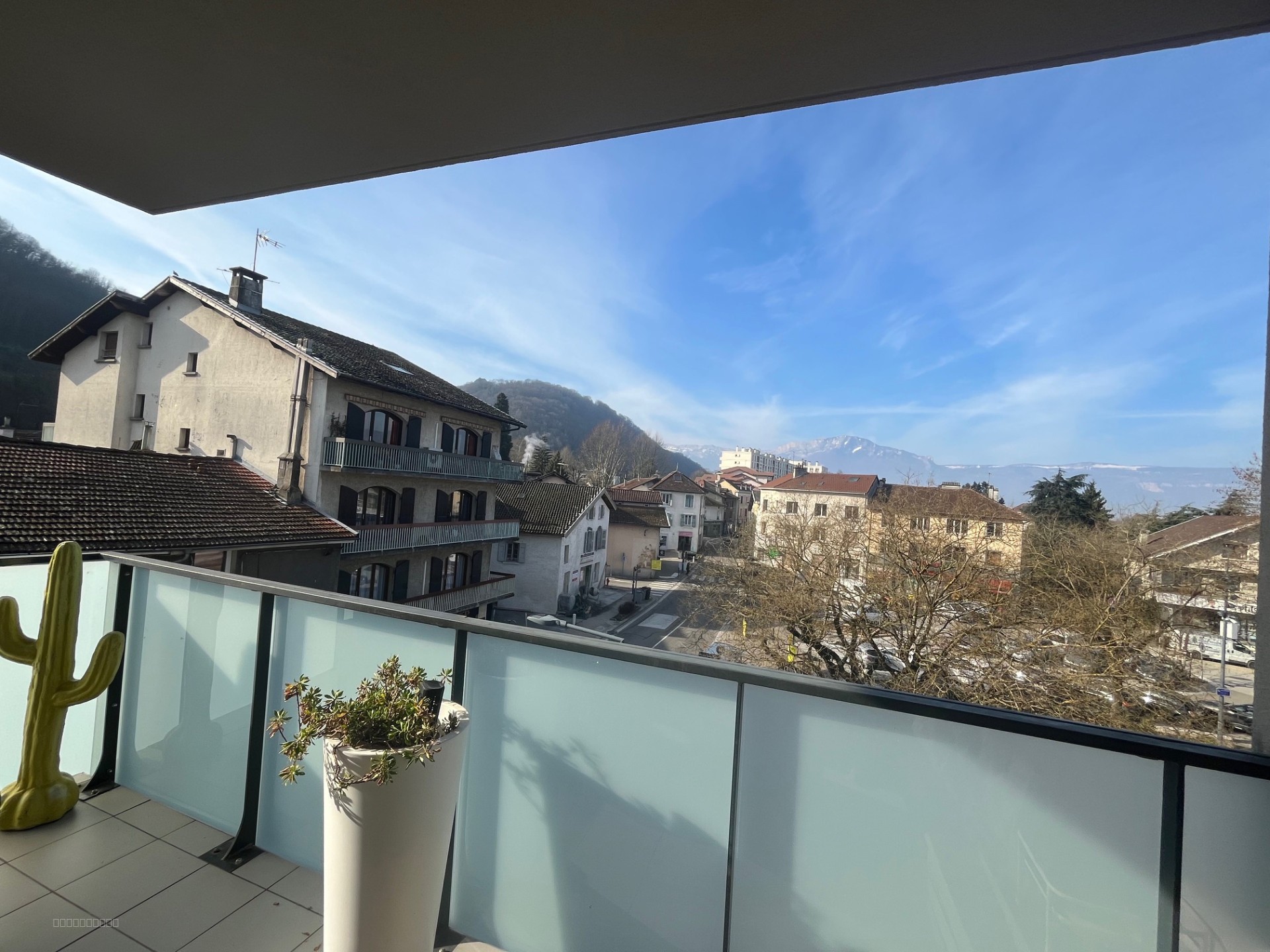 GIERES PLACE DE LA REPUBLIQUE T4 + GARAGE ET PARKING — photo 2