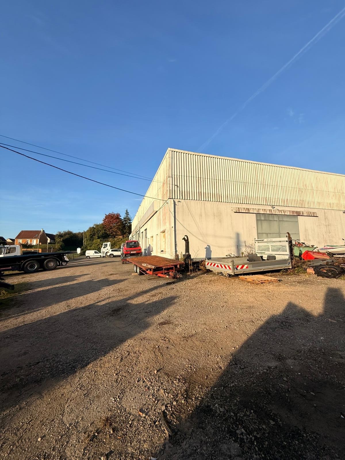 Bâtiment commercial de 980 m2 sur terrain de 4 388 m2 à Mamers — photo 2