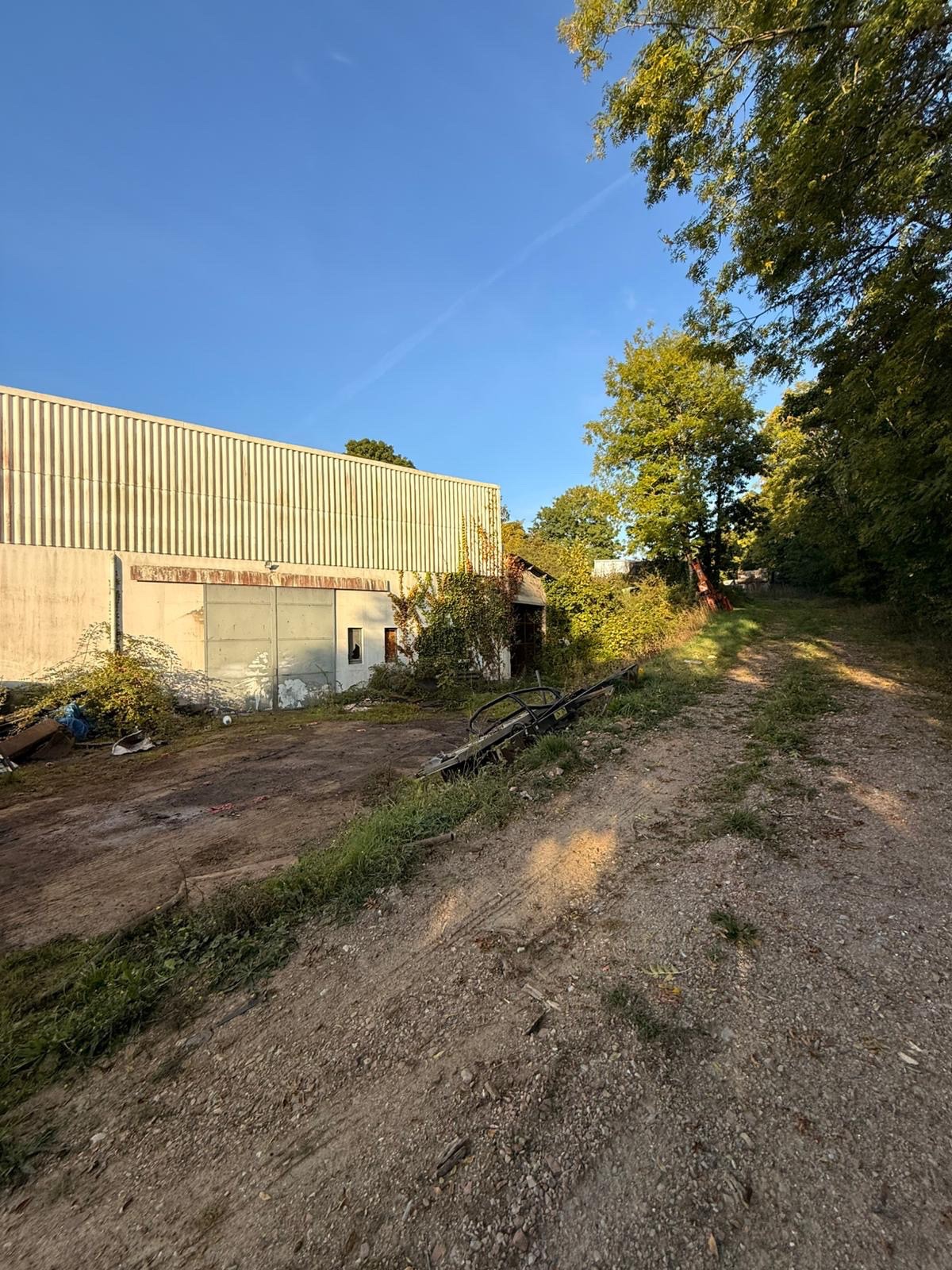 Bâtiment commercial de 980 m2 sur terrain de 4 388 m2 à Mamers — photo 11