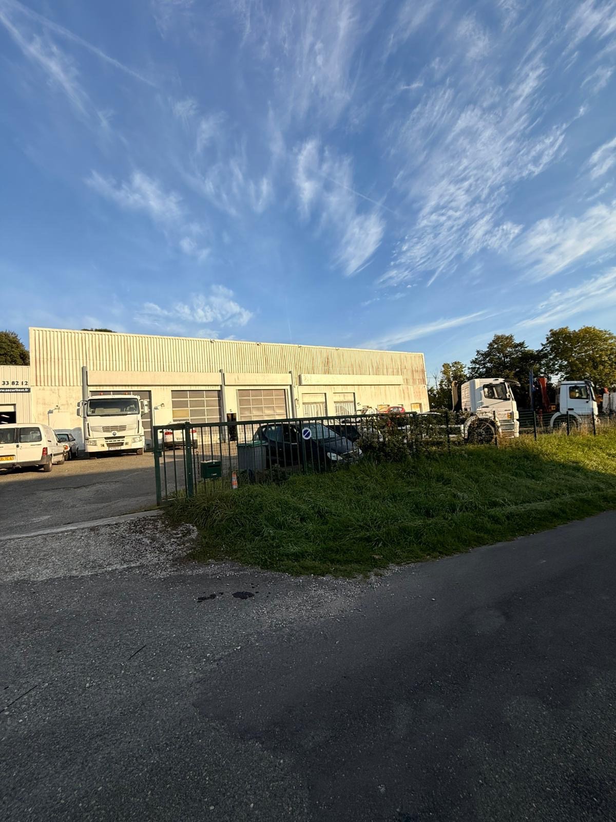 Bâtiment commercial de 980 m2 sur terrain de 4 388 m2 à Mamers — photo 14