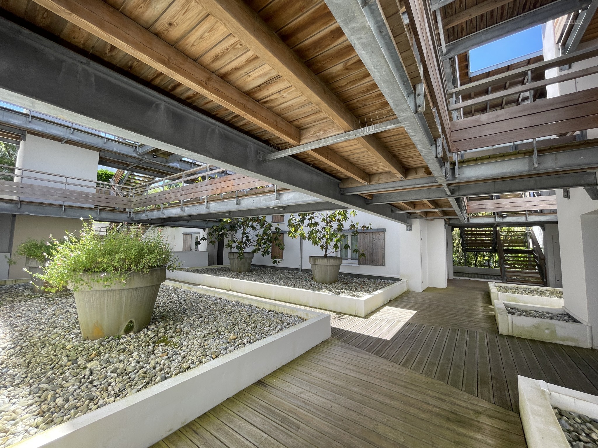 Appartement T3 avec une superbe terrasse — photo 11
