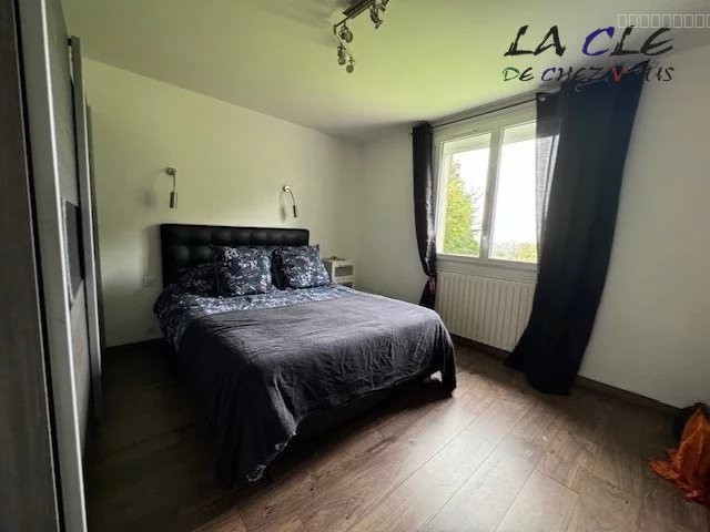 PAVILLON SUR SOUS-SOL SEMI-ENTERRE — photo 5