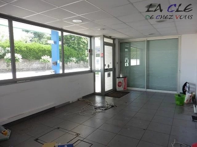 LOCAL COMMERCIAL — photo 2