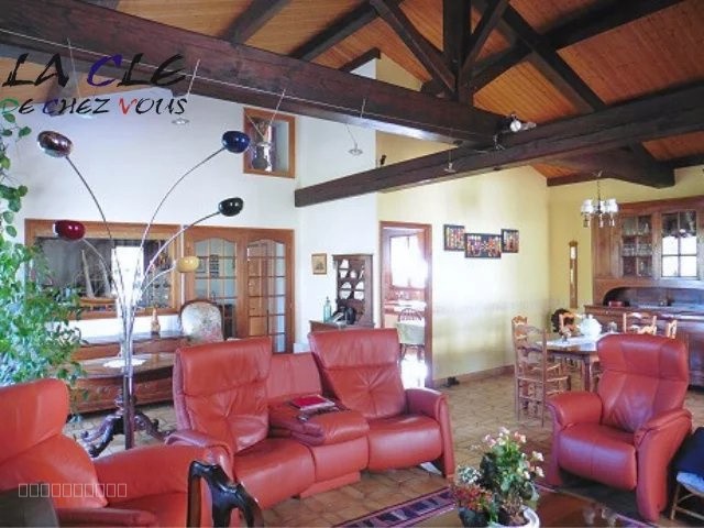 VILLA — photo 2