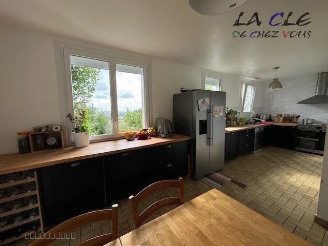 PAVILLON SUR SOUS-SOL SEMI-ENTERRE — photo 2