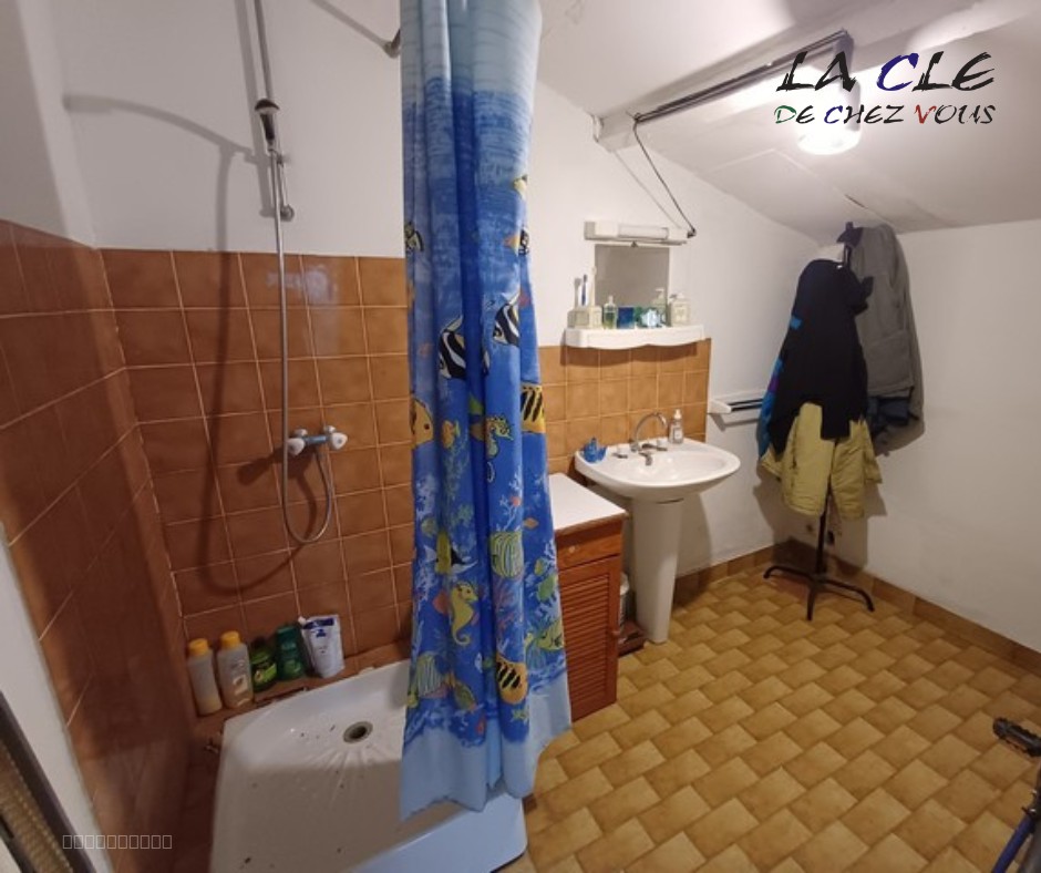 DEPENDANCE A FINIR DE RENOVER — photo 4